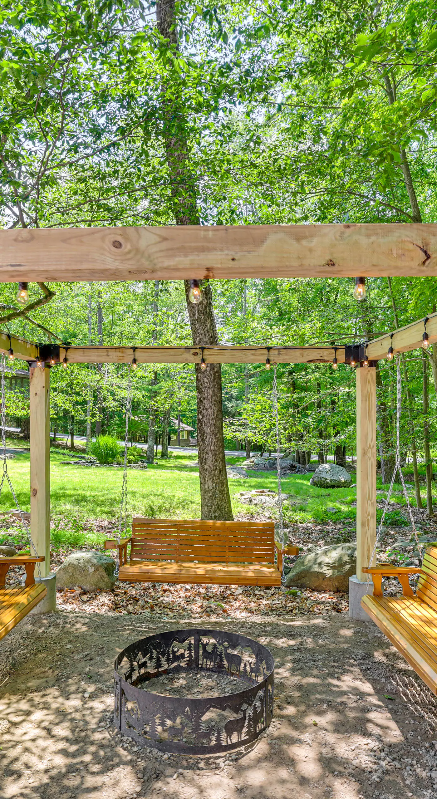 Fire Pit & Games! Prow Chalet; Mins to Lake Wally!