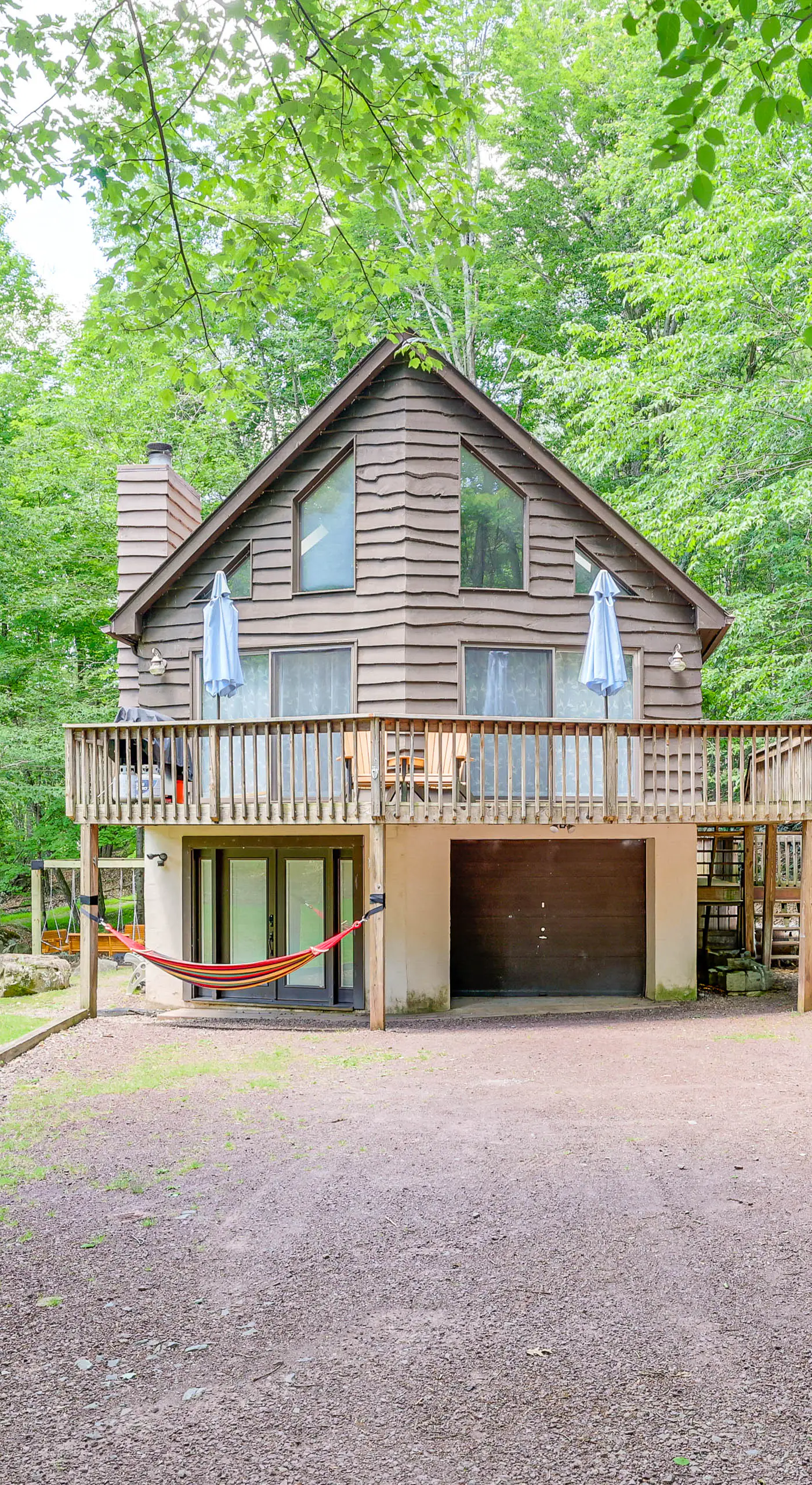 Fire Pit & Games! Prow Chalet; Mins to Lake Wally!