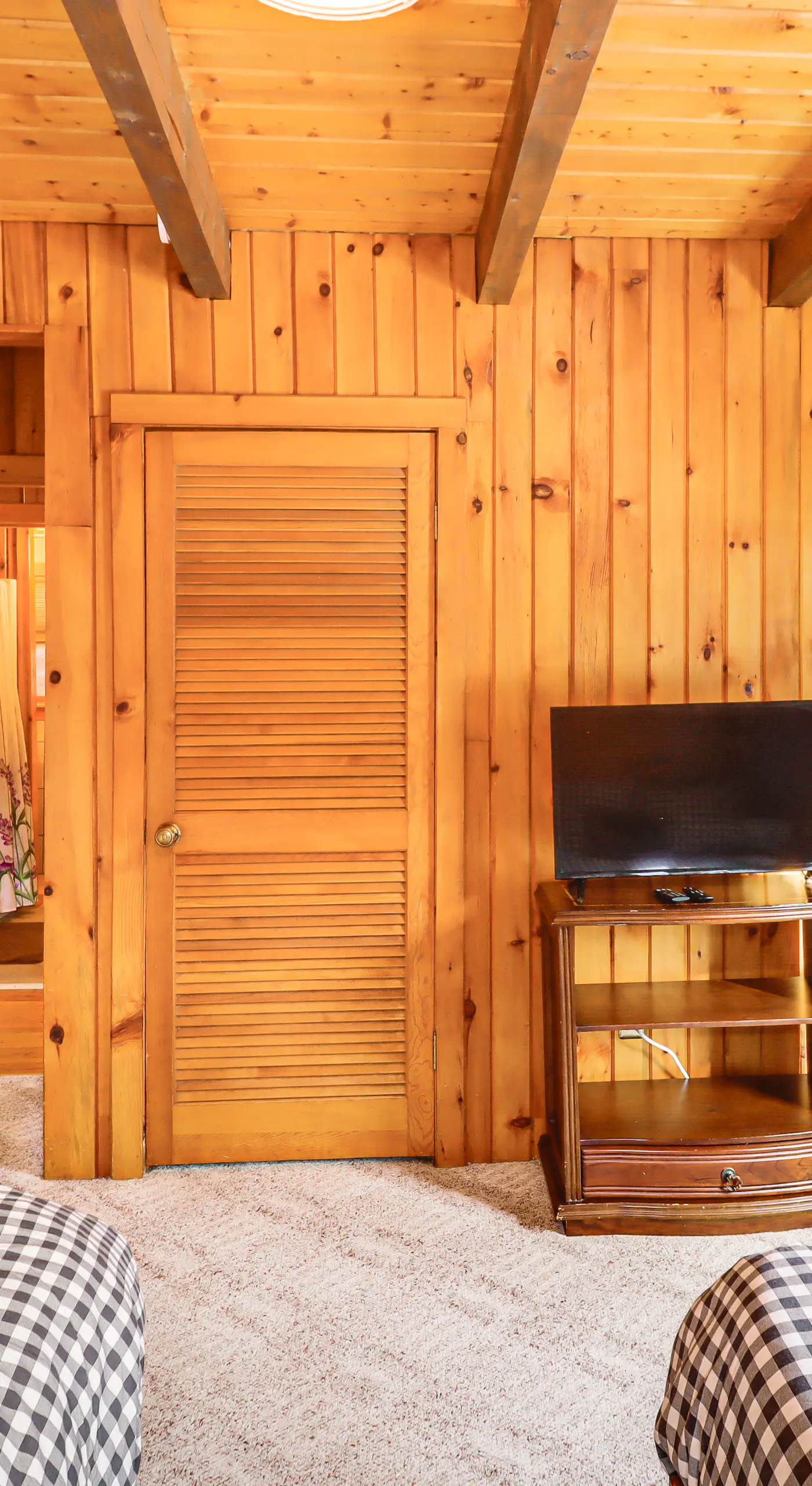 Hike + Ski: Log Cabin in East Stroudsburg!