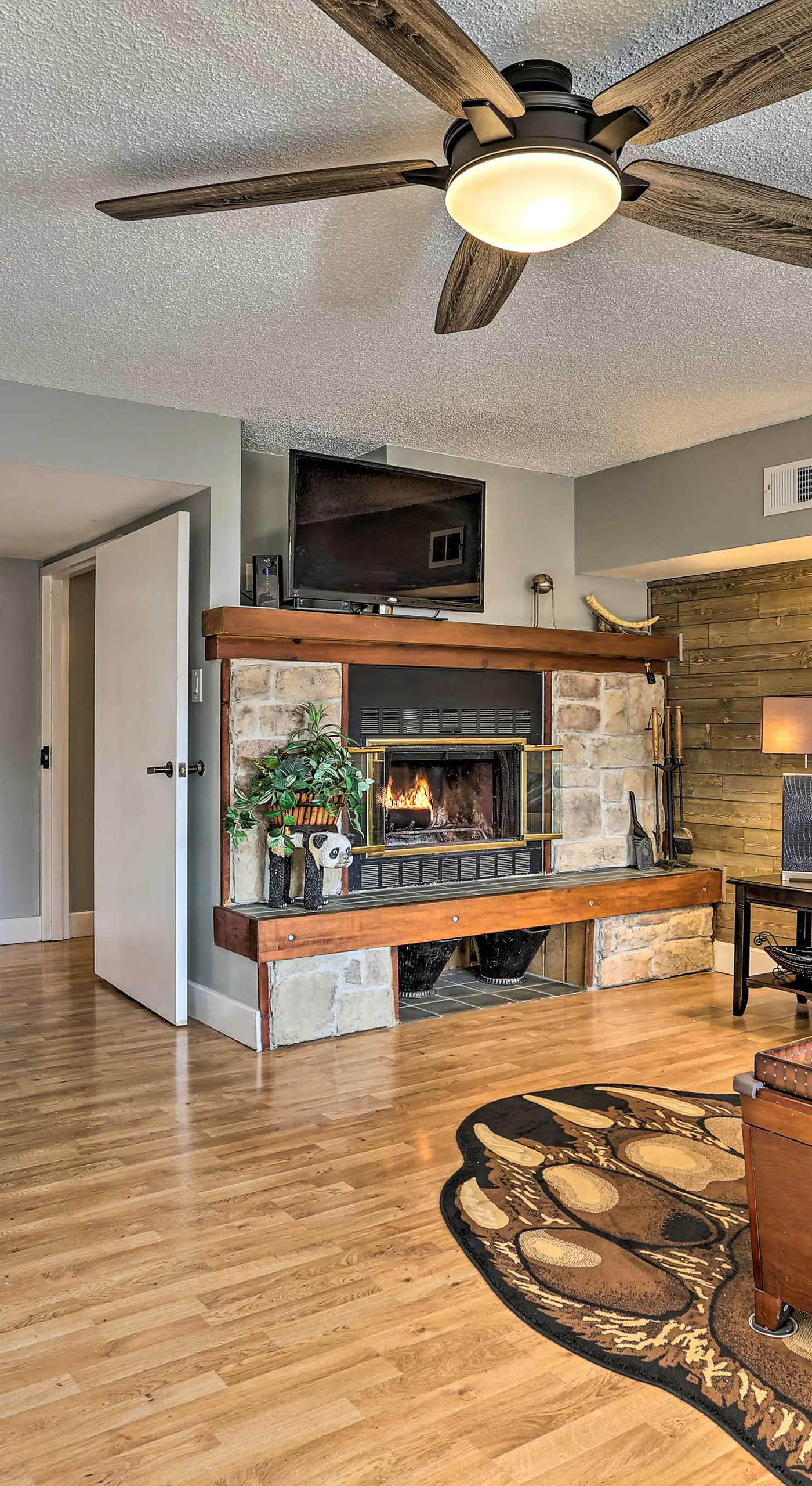 On Big Boulder Lake: Condo w/ Community Pools!