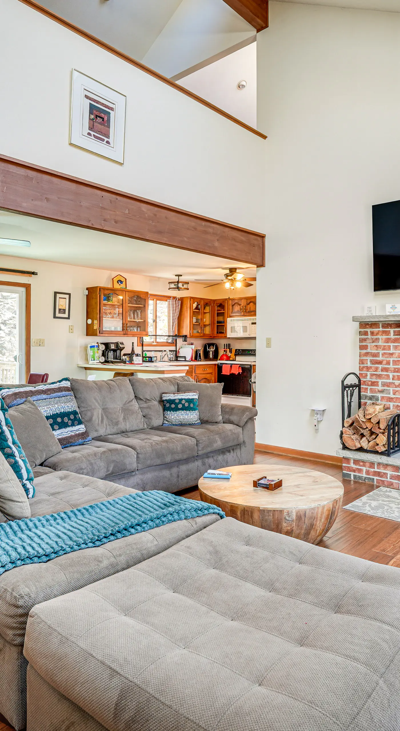 Fire Pit & Gas Grill: Charming Poconos Abode!