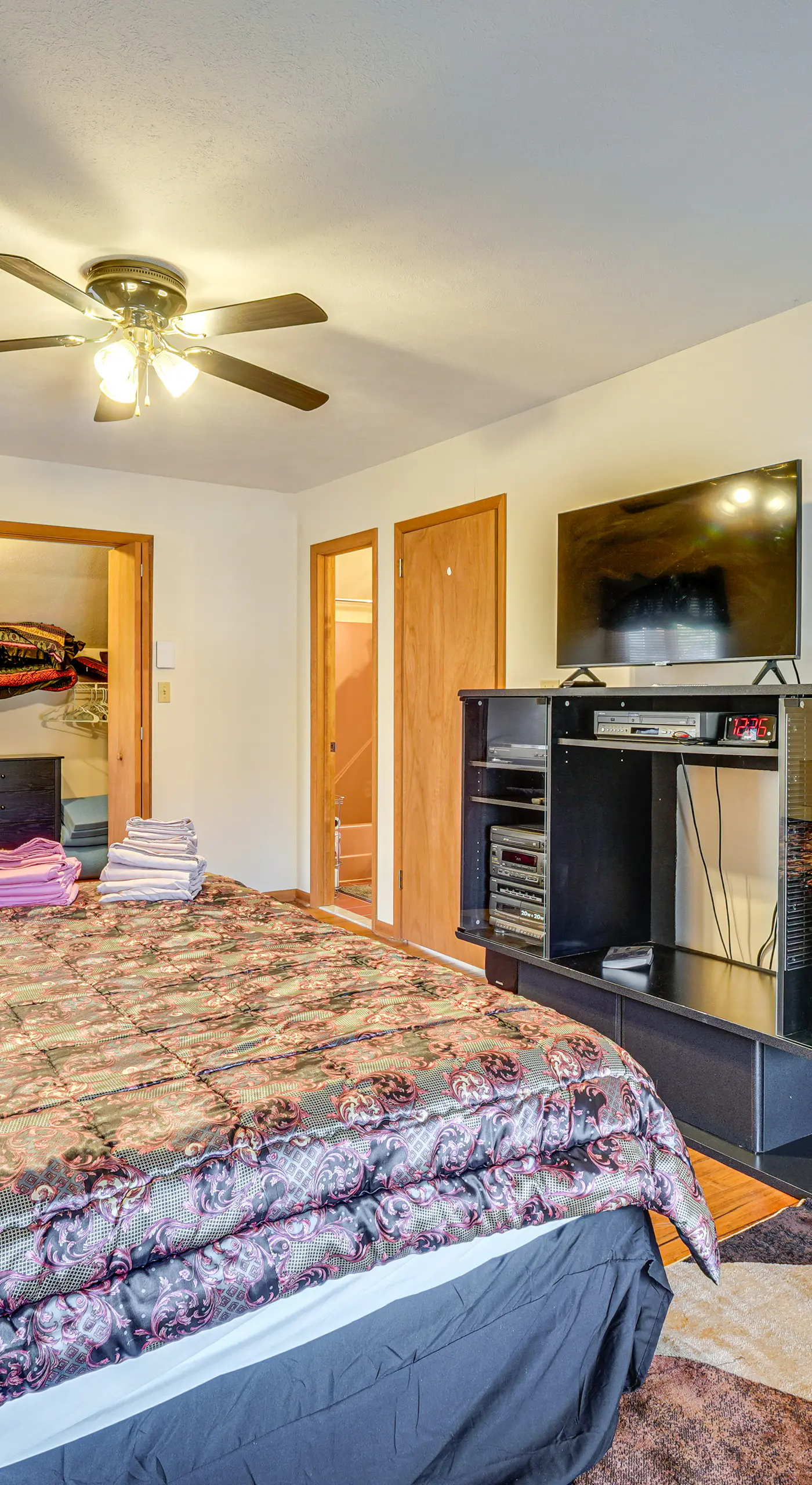 Fire Pit & Gas Grill: Charming Poconos Abode!