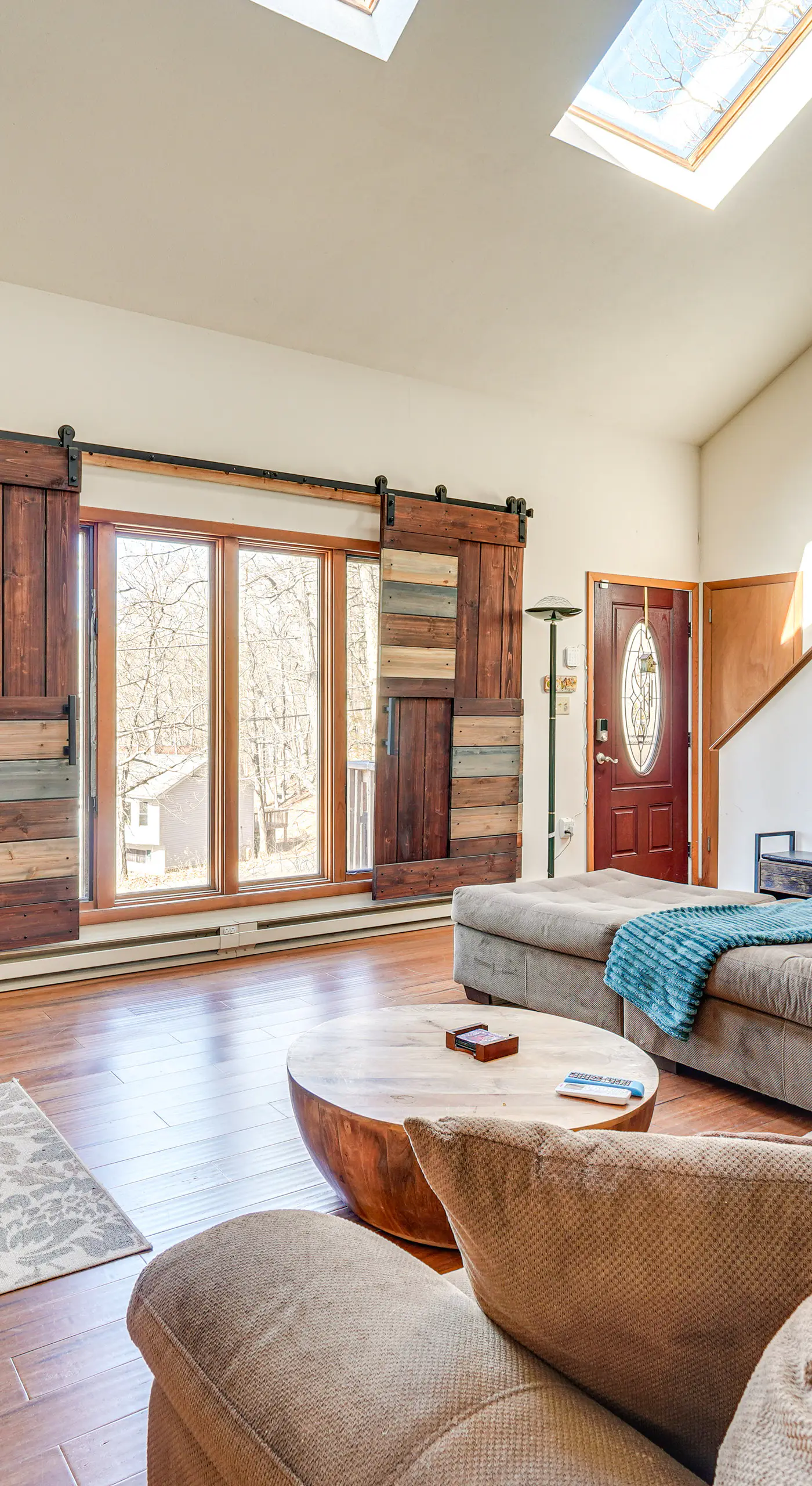Fire Pit & Gas Grill: Charming Poconos Abode!