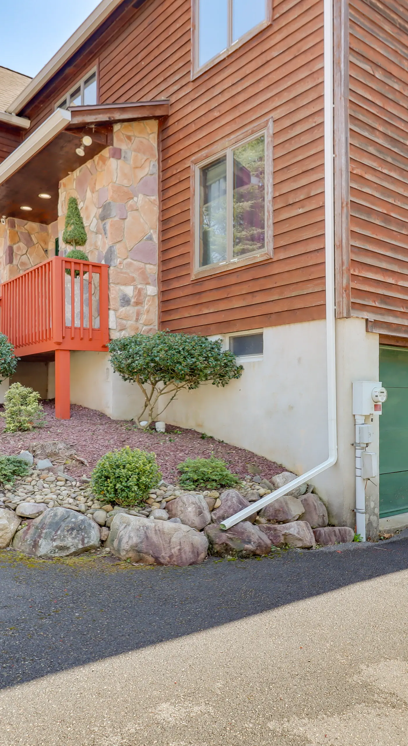 Split Rock Resort: Family Getaway w/ Fire Pit!