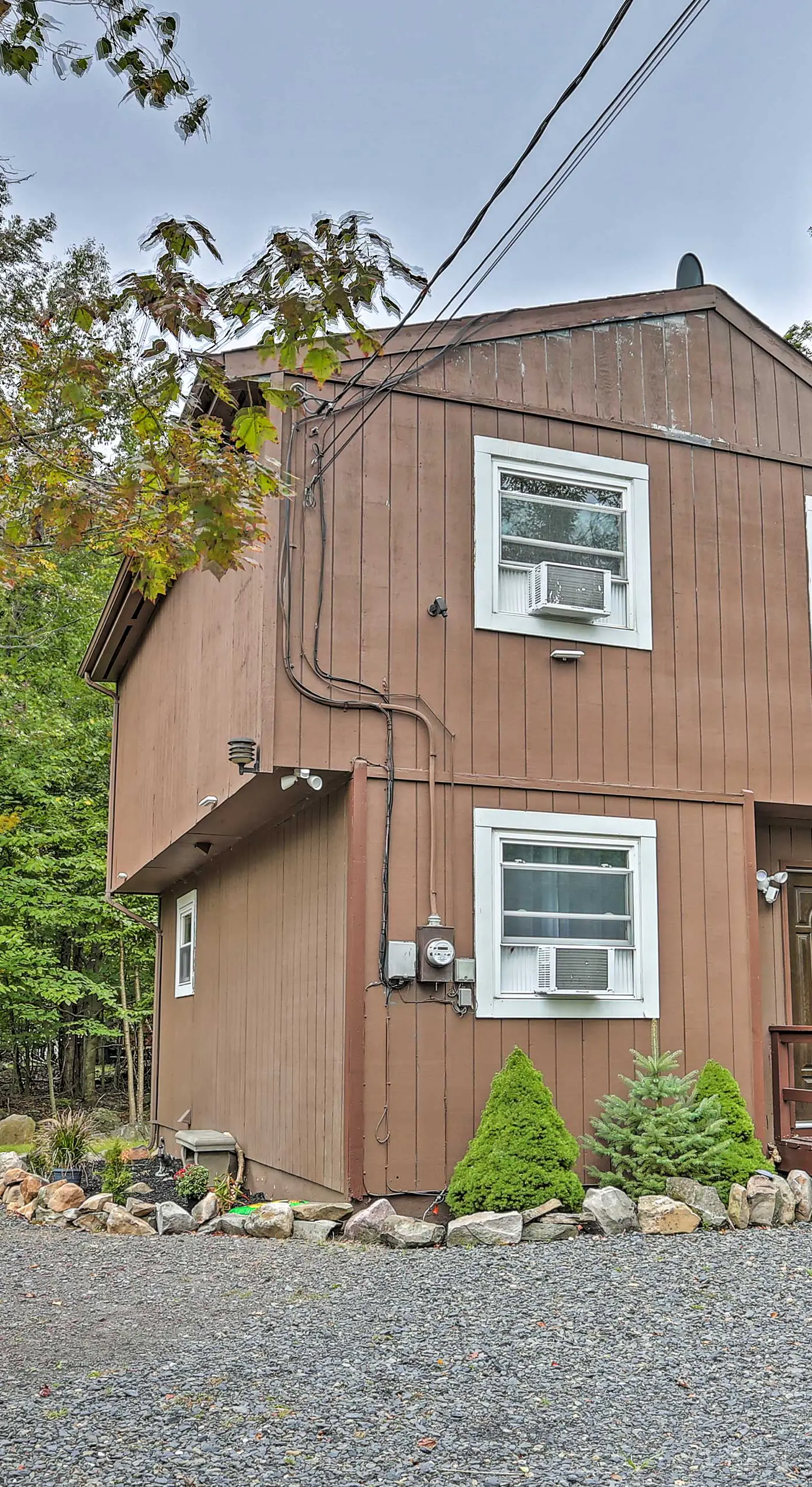 15 Mi to Camelback Ski Resort: Home w/ Deck!