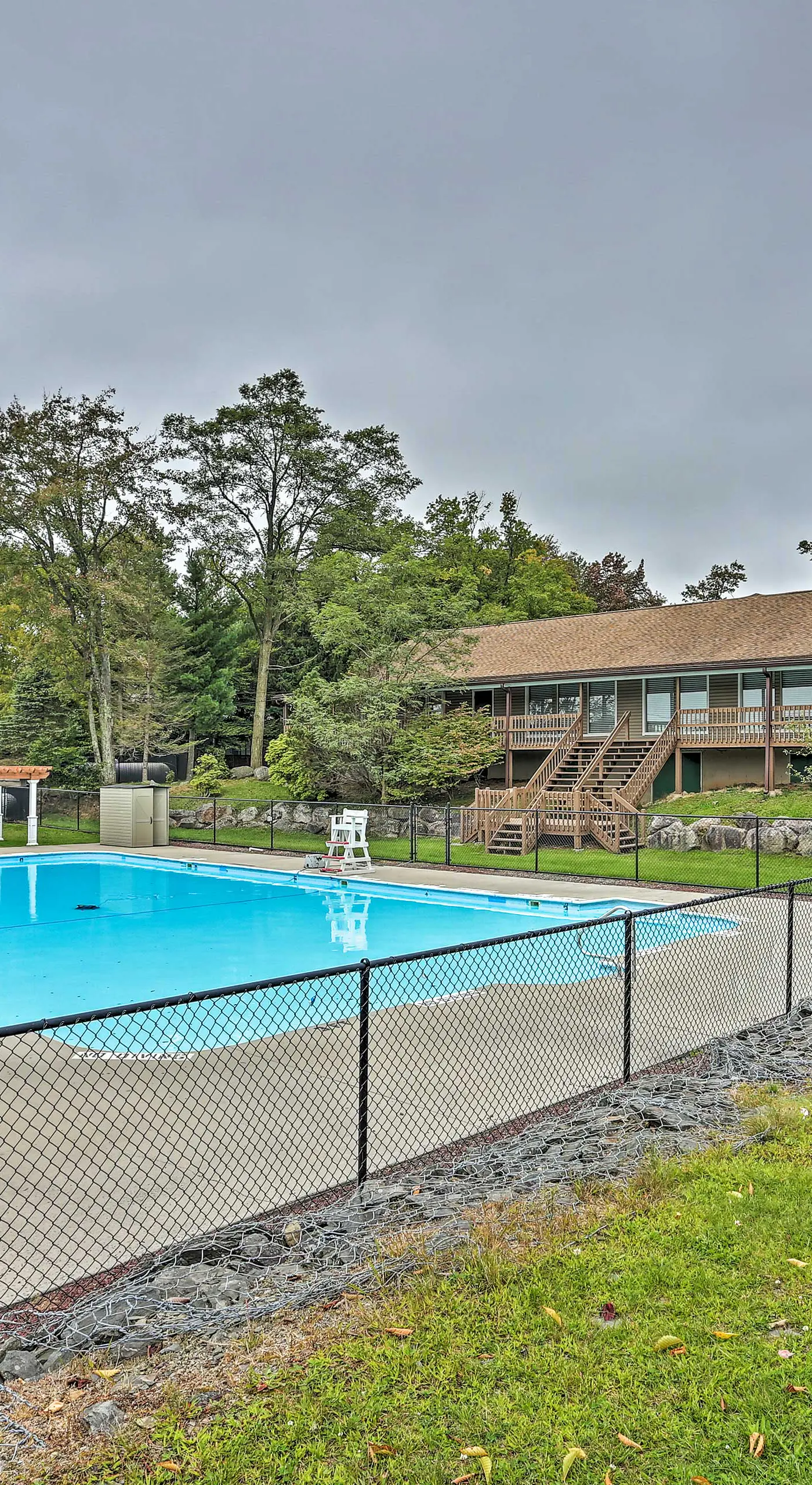 15 Mi to Camelback Ski Resort: Home w/ Deck!