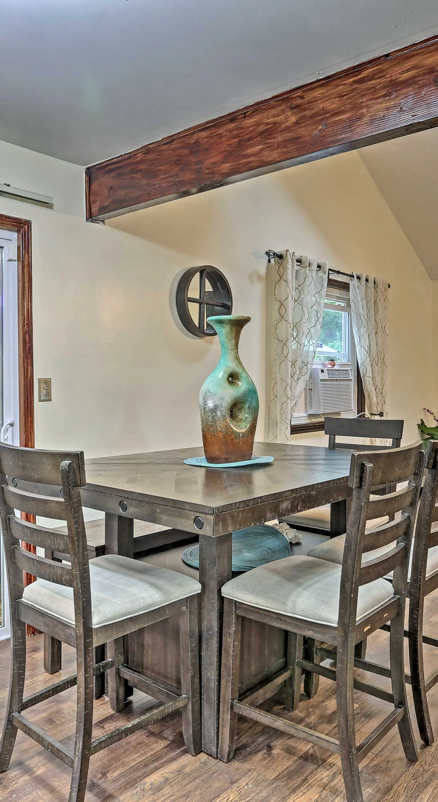 15 Mi to Camelback Ski Resort: Home w/ Deck!