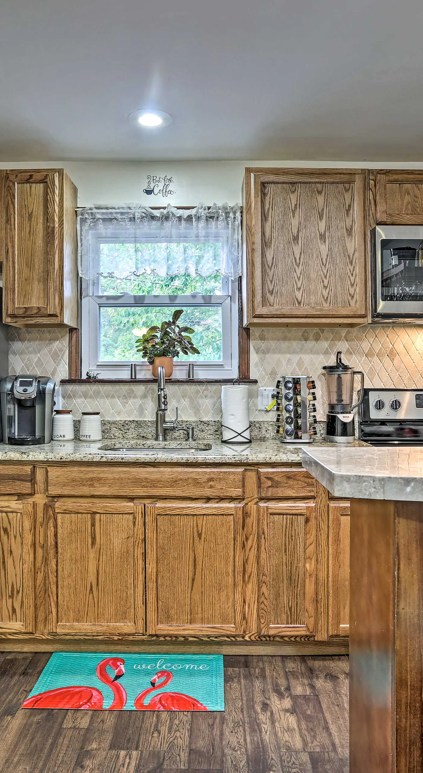 15 Mi to Camelback Ski Resort: Home w/ Deck!