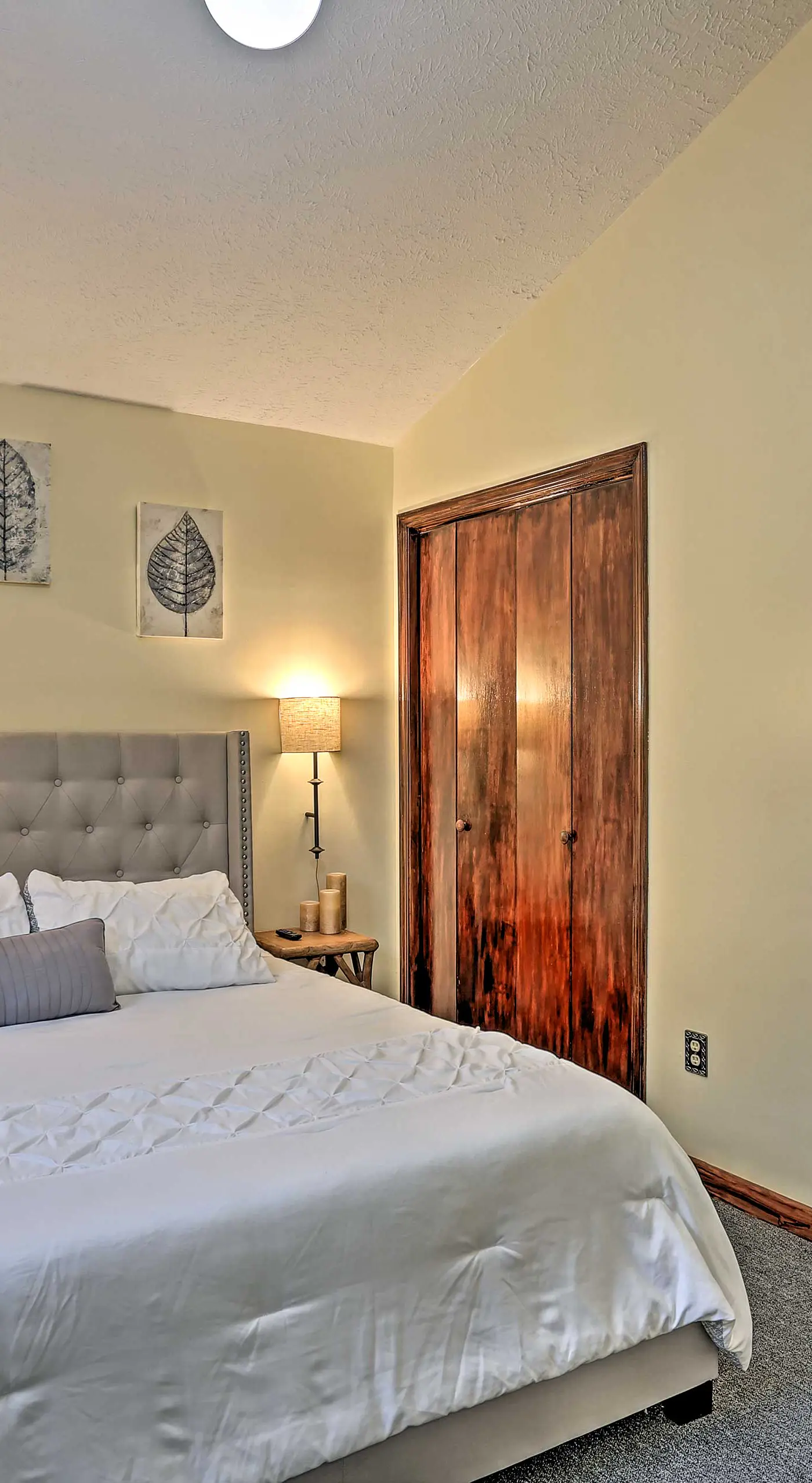 15 Mi to Camelback Ski Resort: Home w/ Deck!