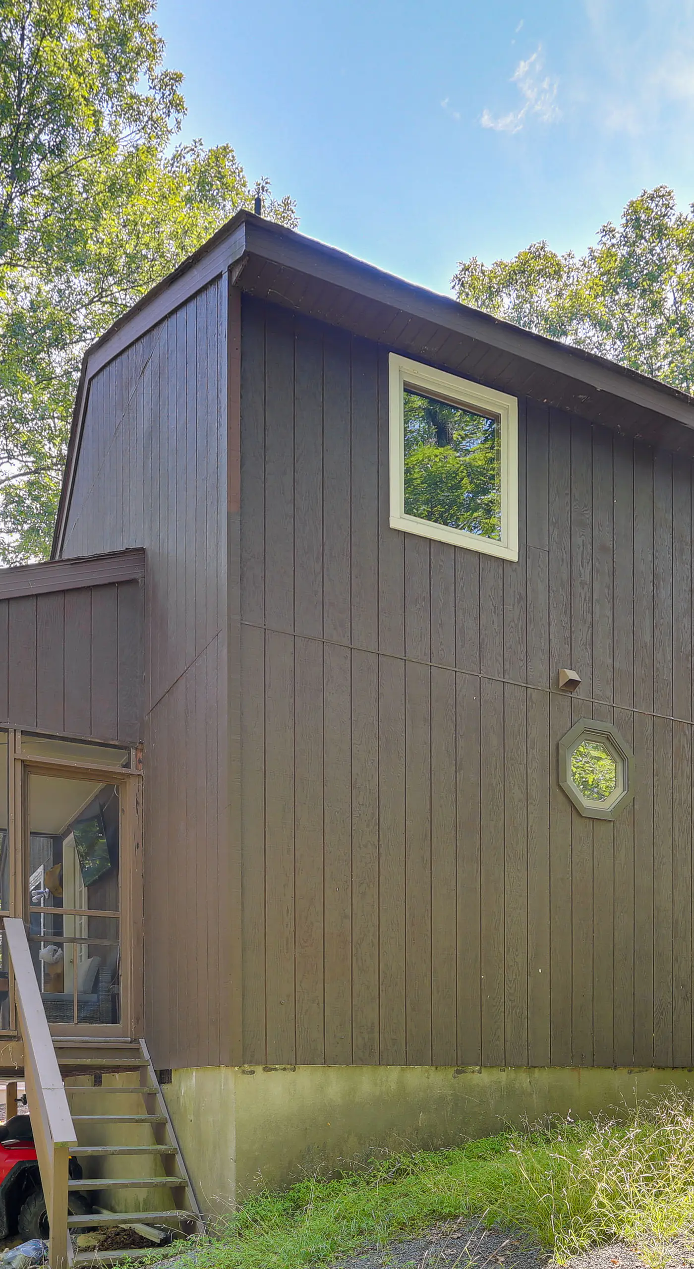 Screened Porch & Deck: Pet-Friendly Poconos Escape