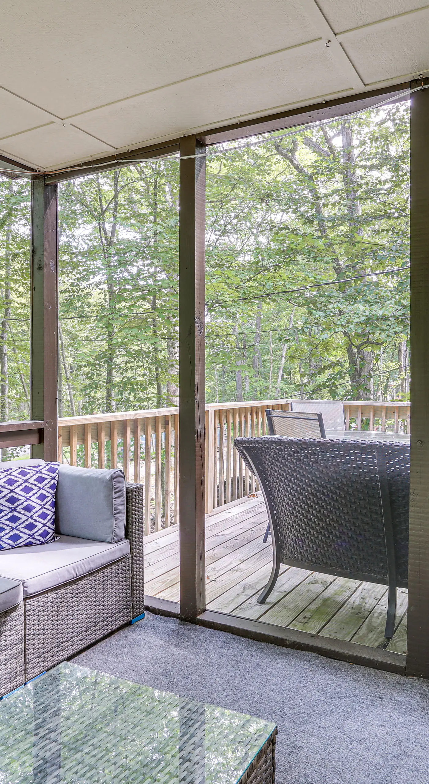 Screened Porch & Deck: Pet-Friendly Poconos Escape