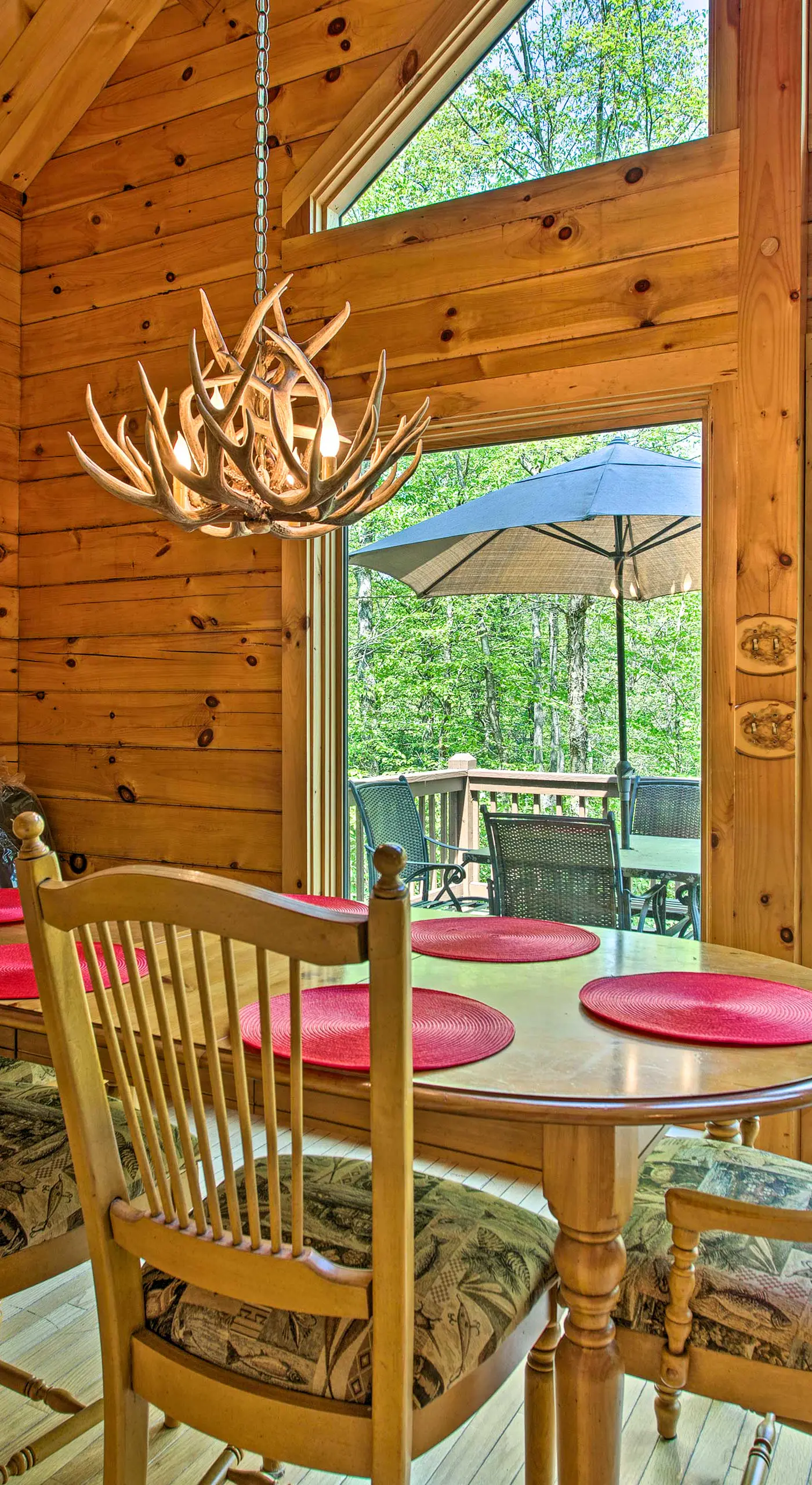 Fire Pit & Hot Tub: Poconos Family Cabin!