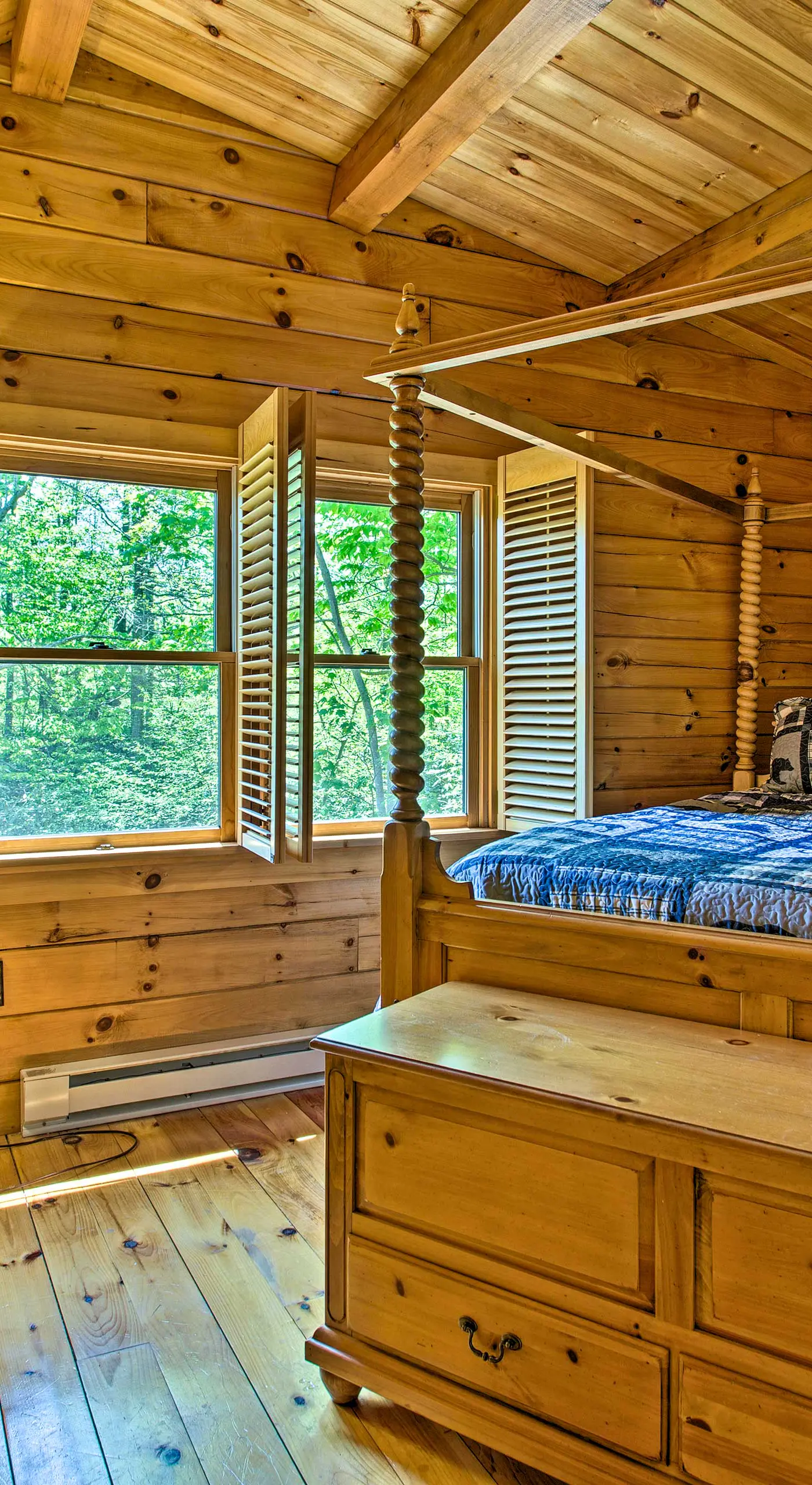 Fire Pit & Hot Tub: Poconos Family Cabin!