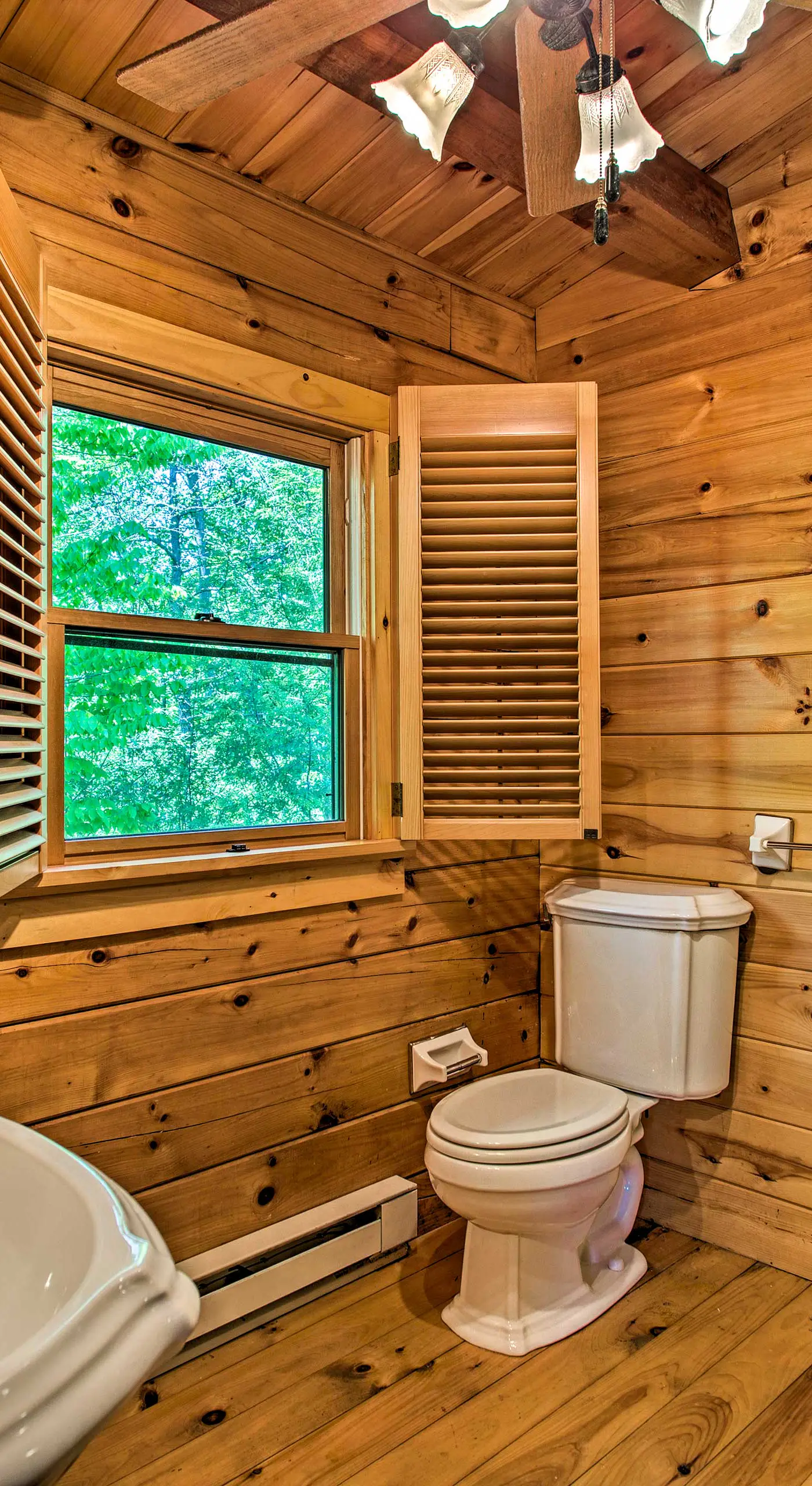 Fire Pit & Hot Tub: Poconos Family Cabin!