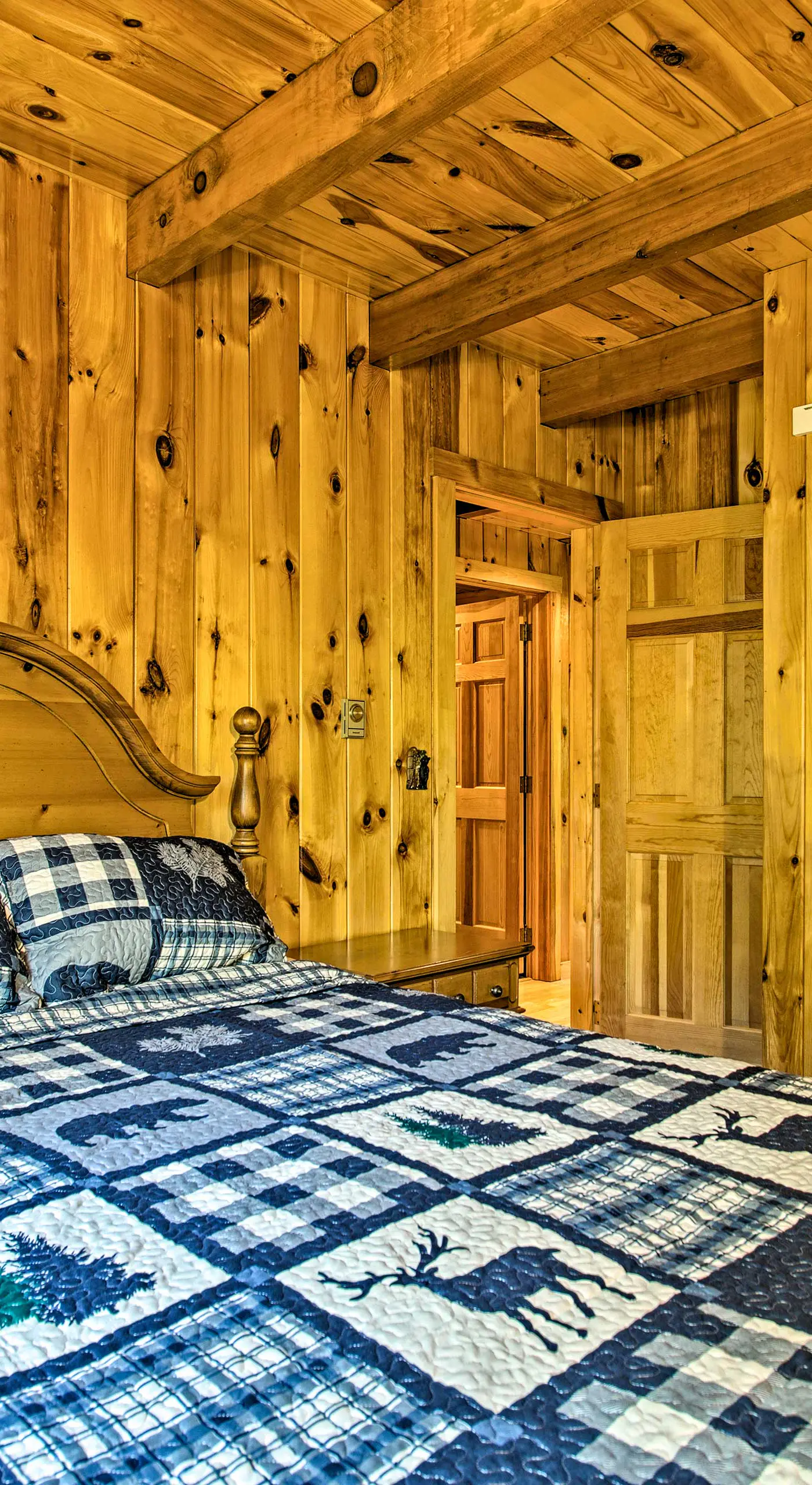 Fire Pit & Hot Tub: Poconos Family Cabin!