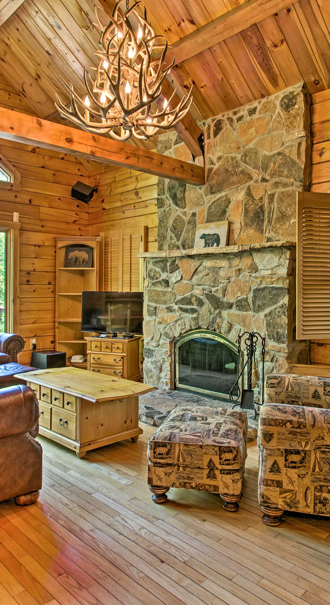 Fire Pit & Hot Tub: Poconos Family Cabin!