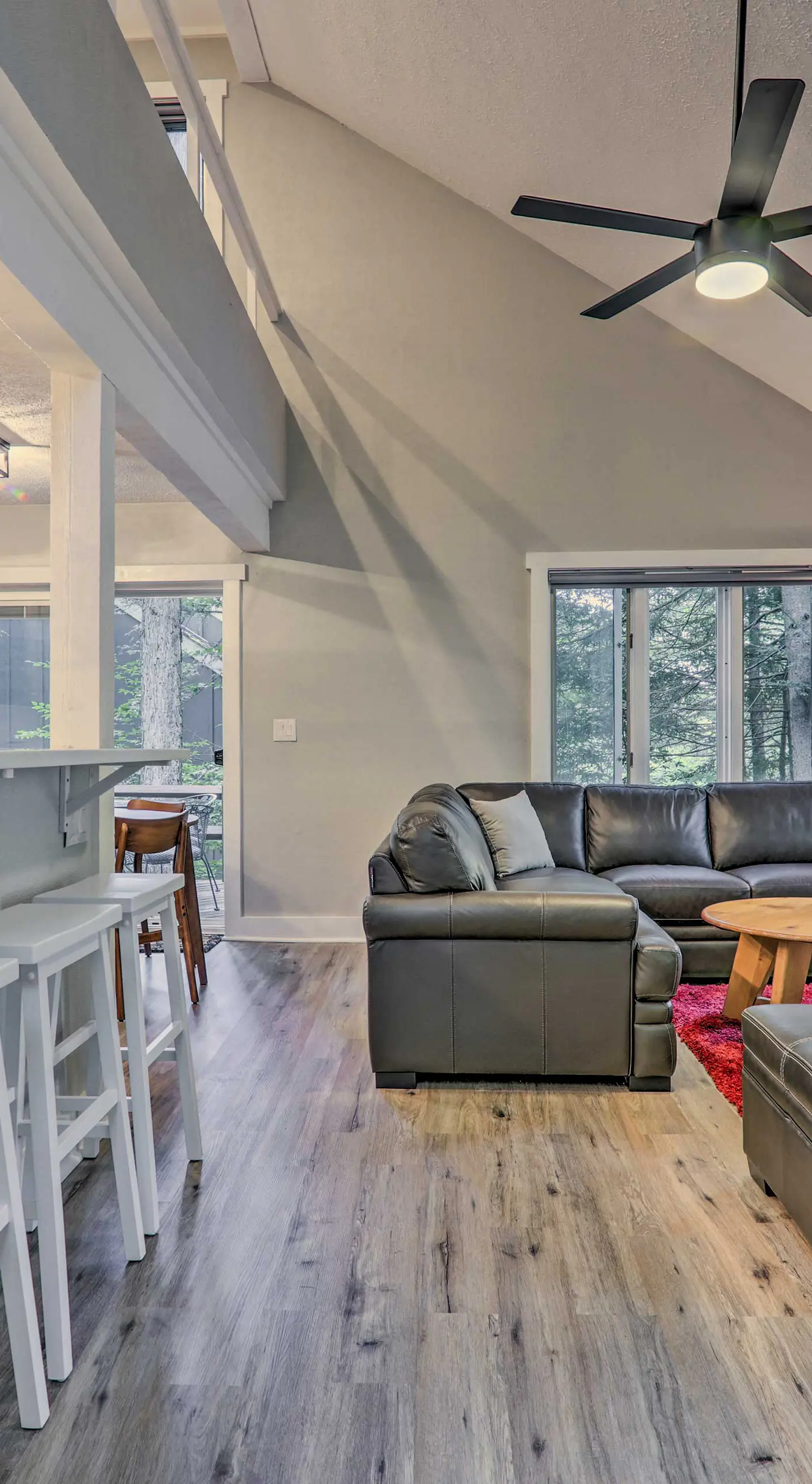 Unwind Fireside & Walk to Slopes! Poconos Getaway