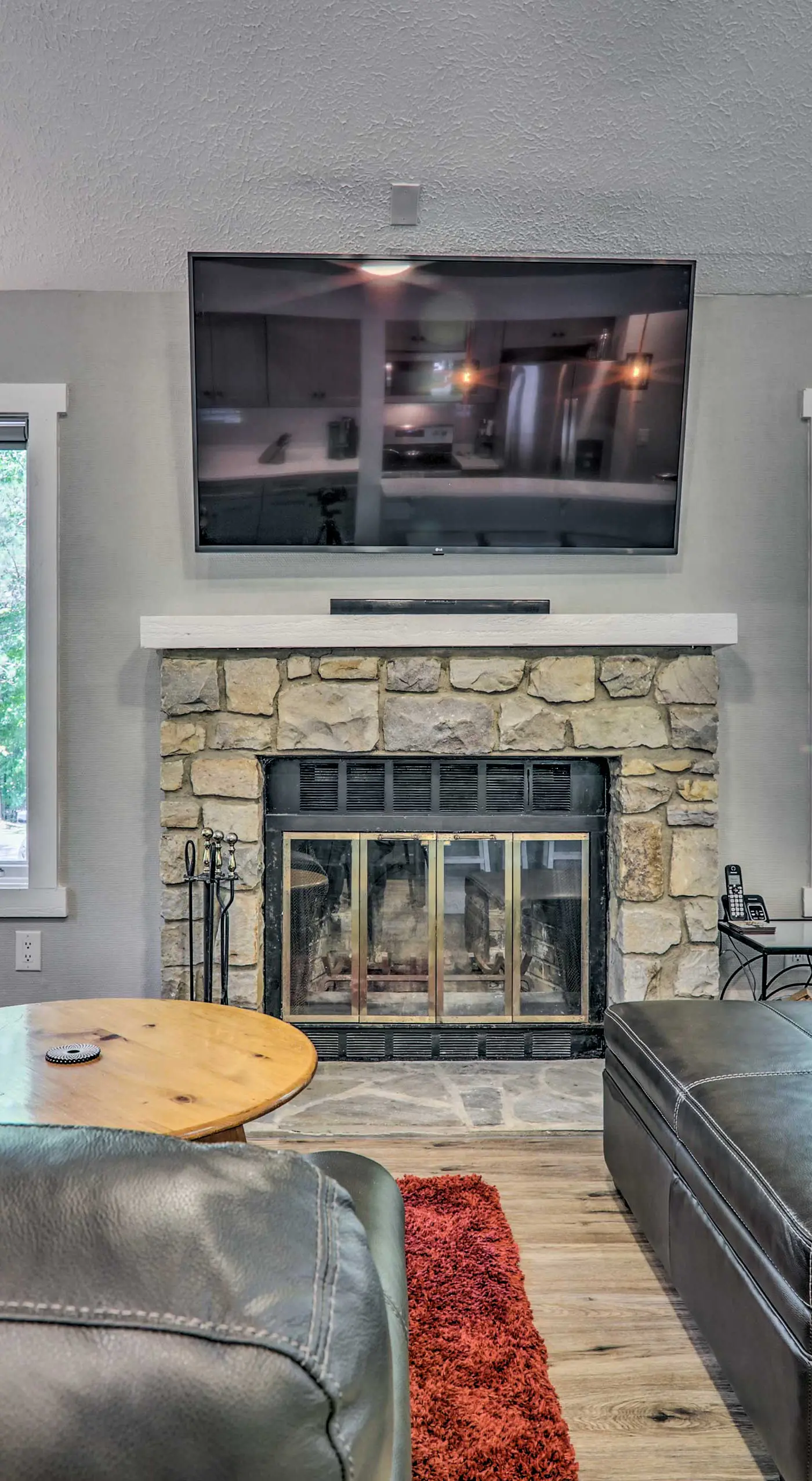 Unwind Fireside & Walk to Slopes! Poconos Getaway