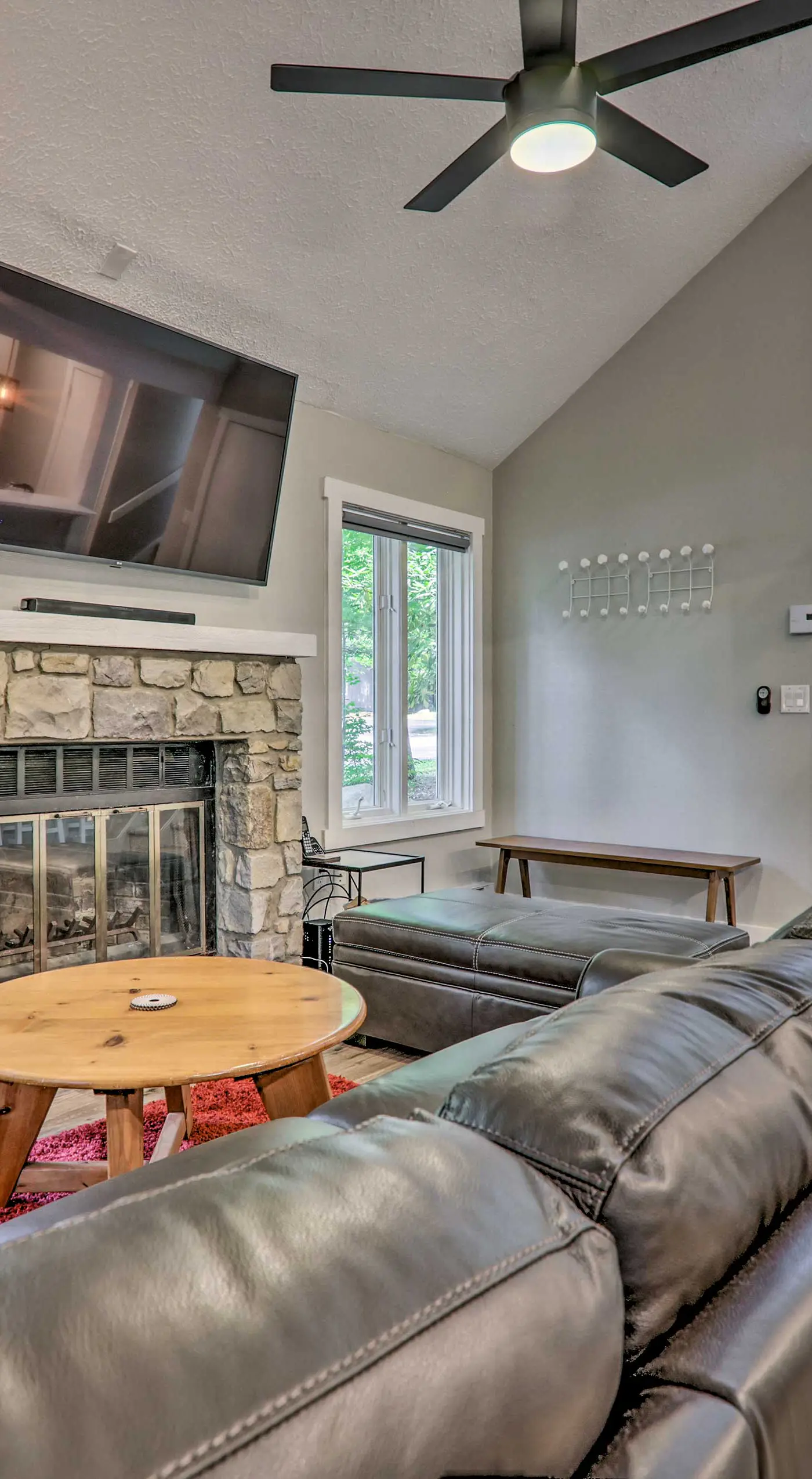 Unwind Fireside & Walk to Slopes! Poconos Getaway