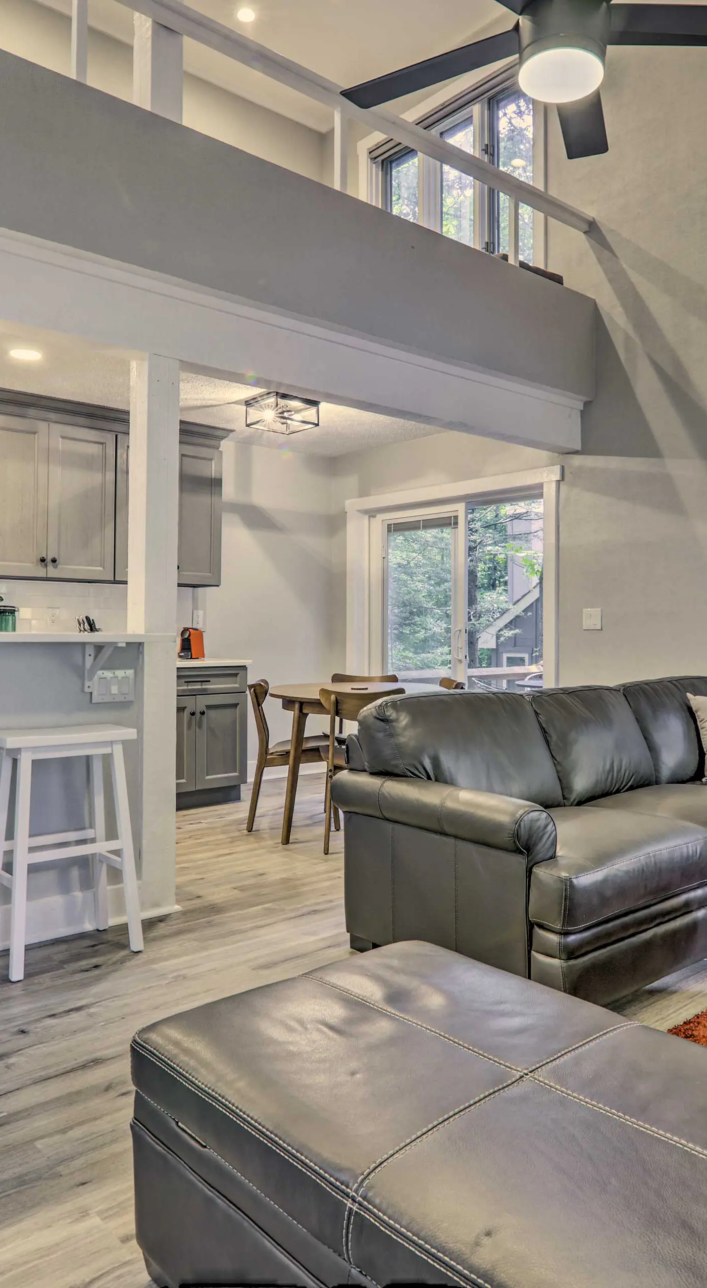 Unwind Fireside & Walk to Slopes! Poconos Getaway