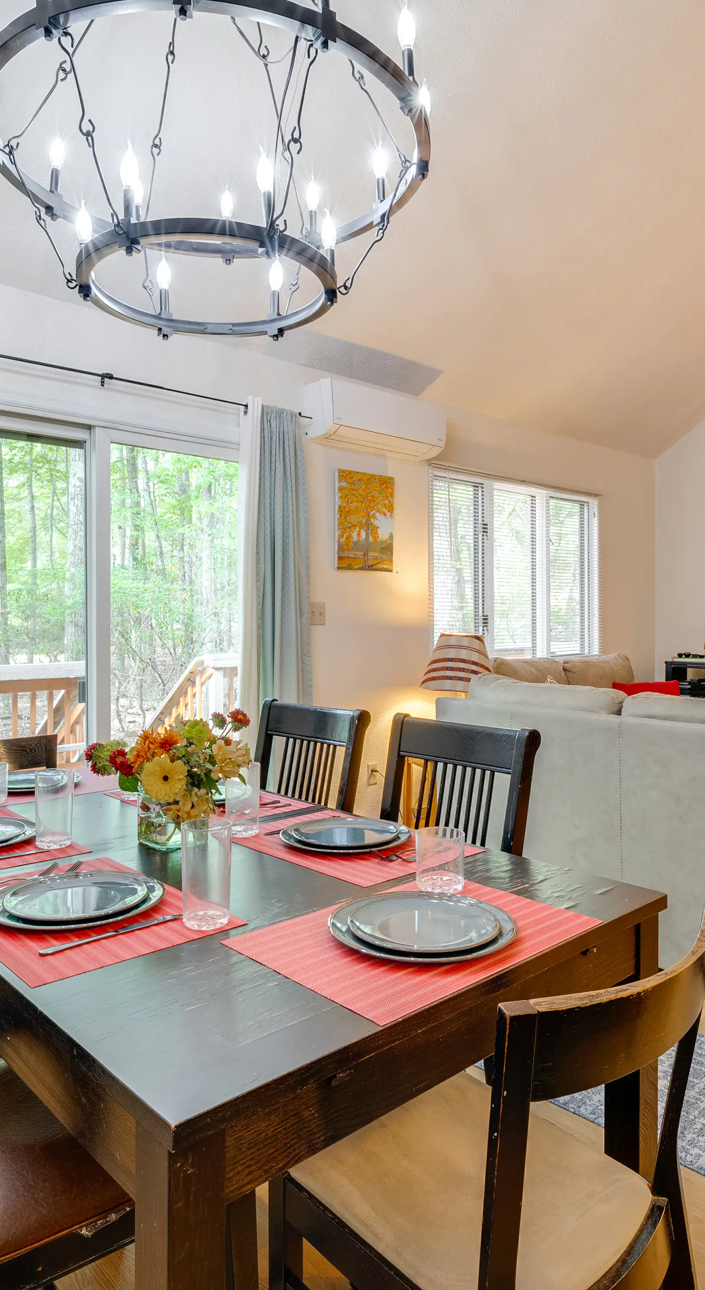 Near Skiing & Lakes: Contemporary Poconos Townhome