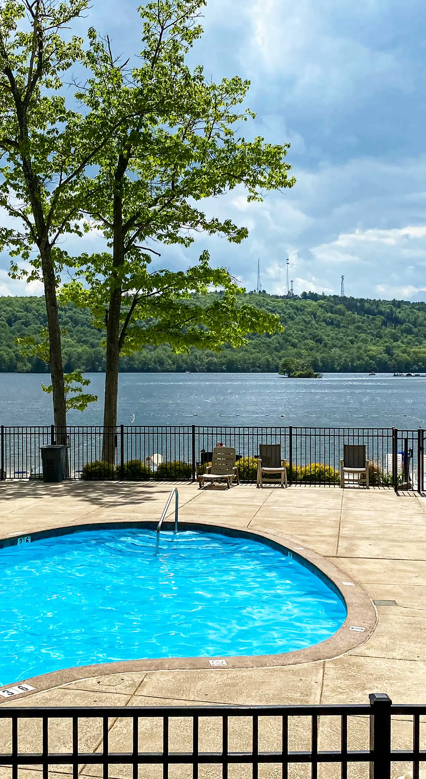 Near Skiing & Lakes: Contemporary Poconos Townhome