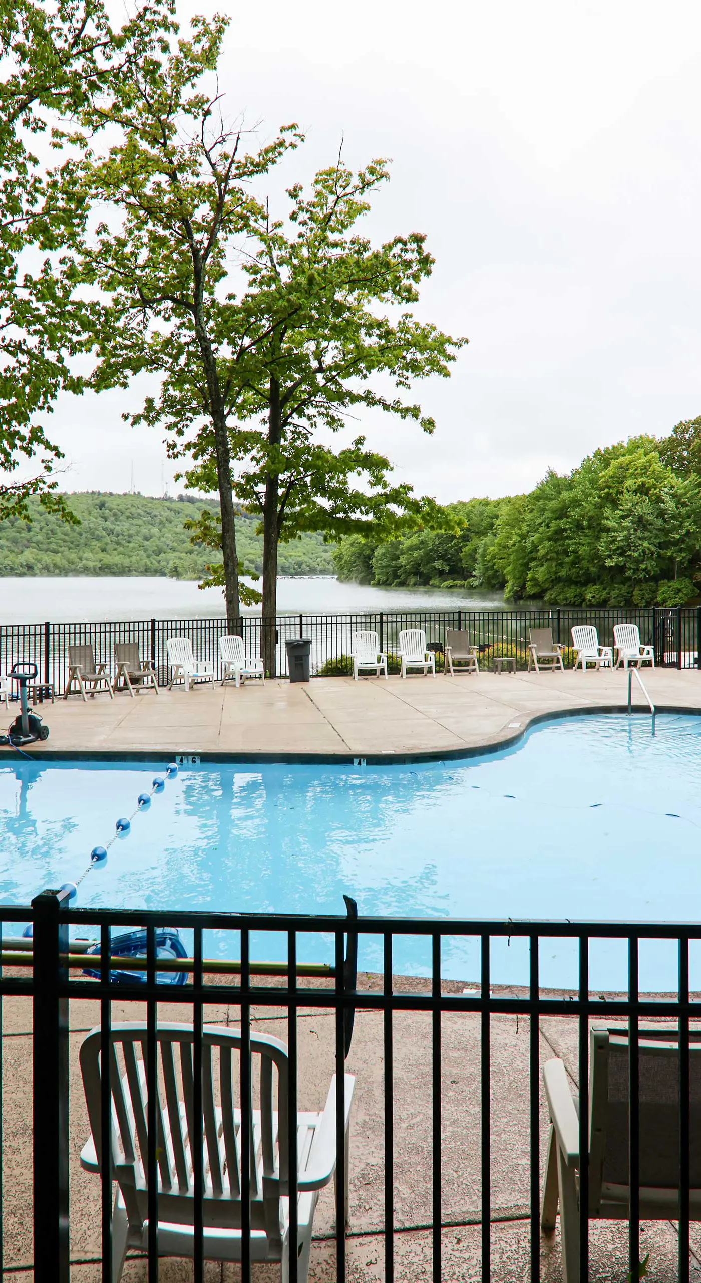 Near Skiing & Lakes: Contemporary Poconos Townhome