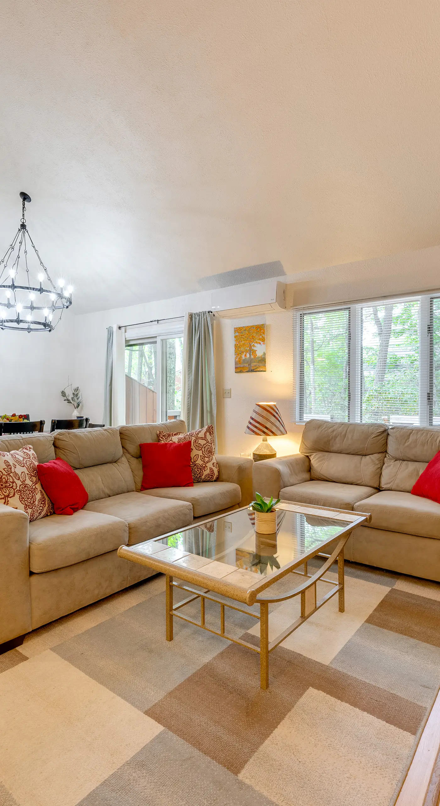 Near Skiing & Lakes: Contemporary Poconos Townhome