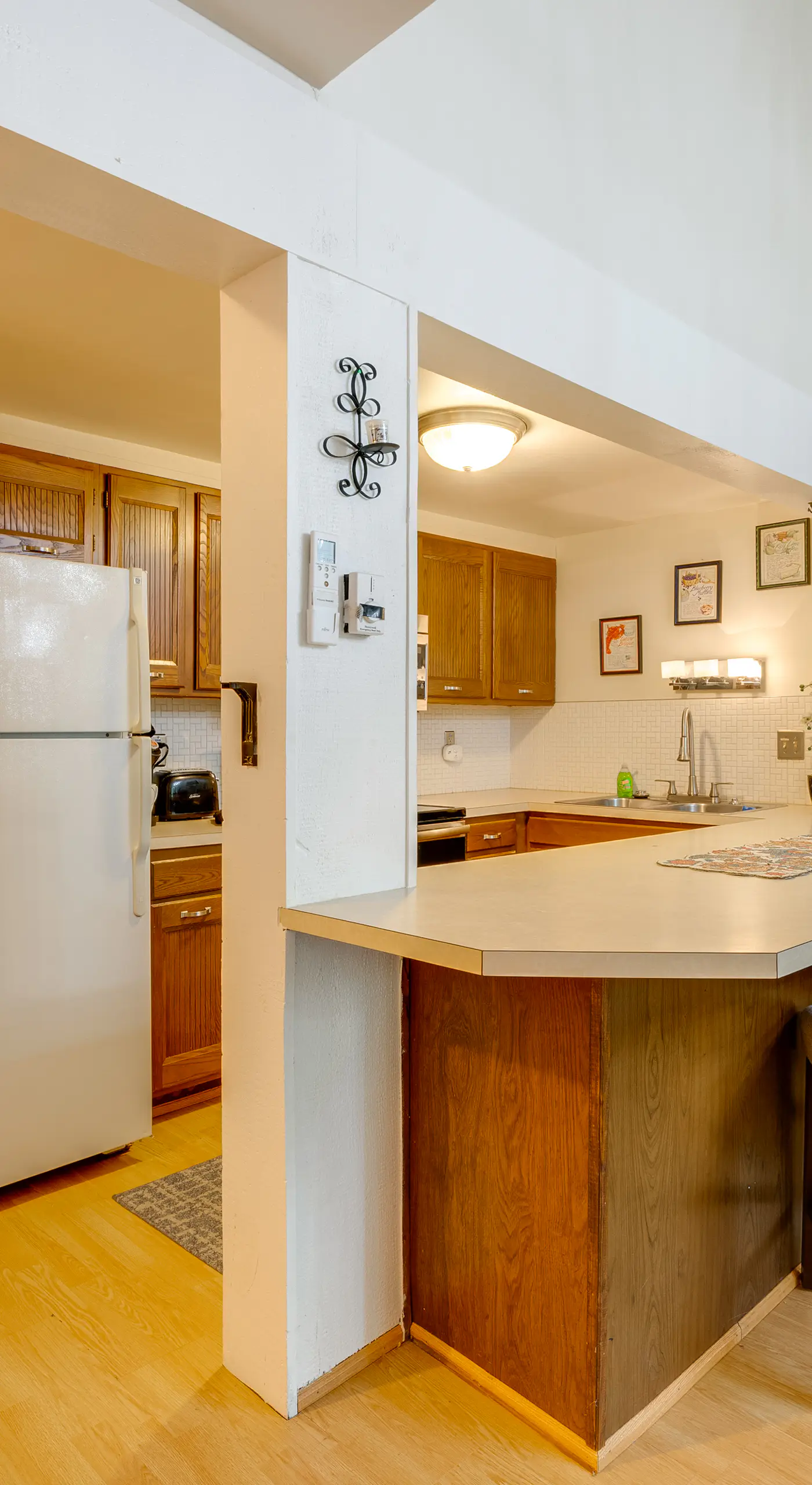 Near Skiing & Lakes: Contemporary Poconos Townhome