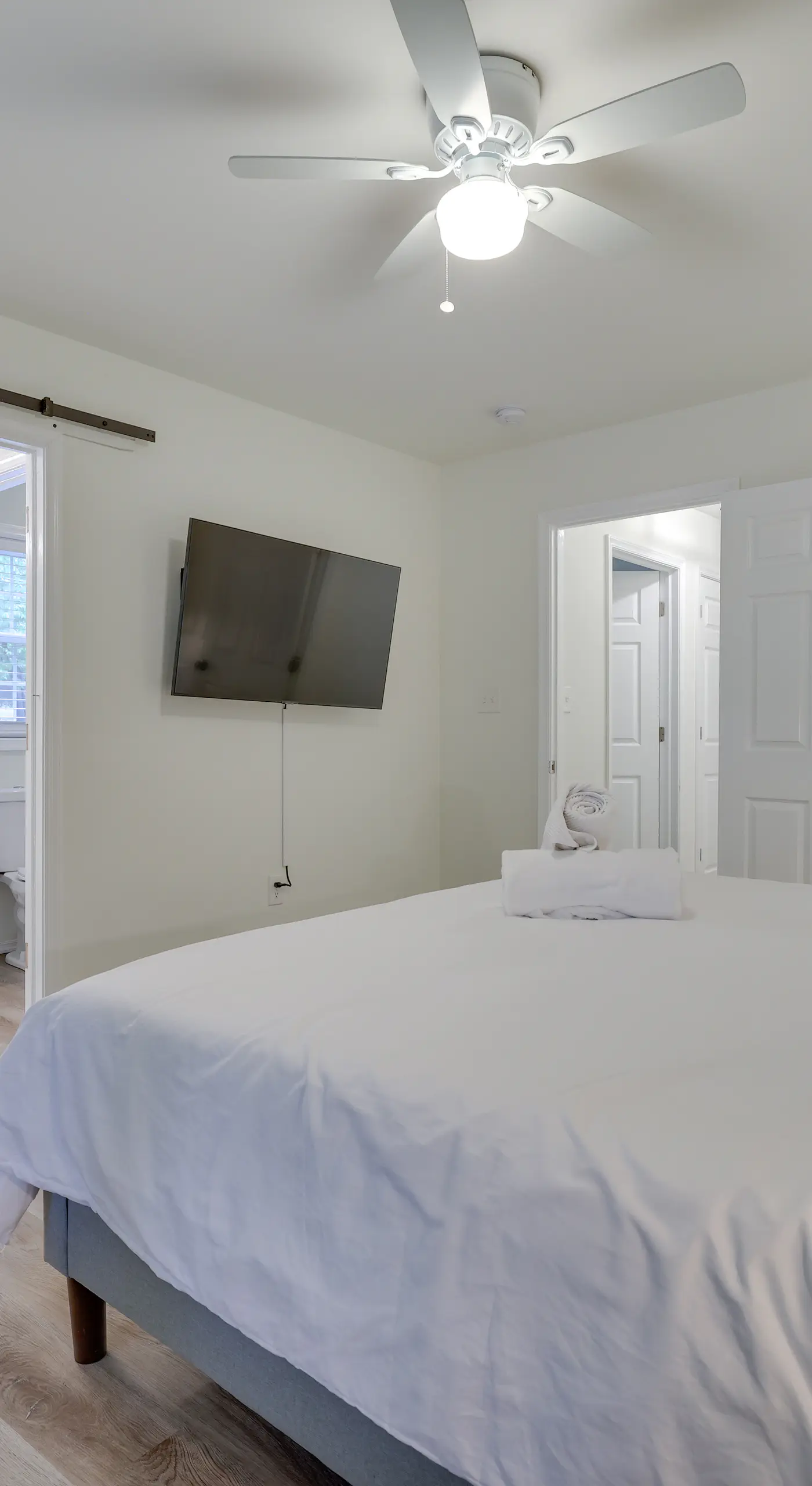 7 Mi to Camelback Mtn: Chic Penn Estates Home