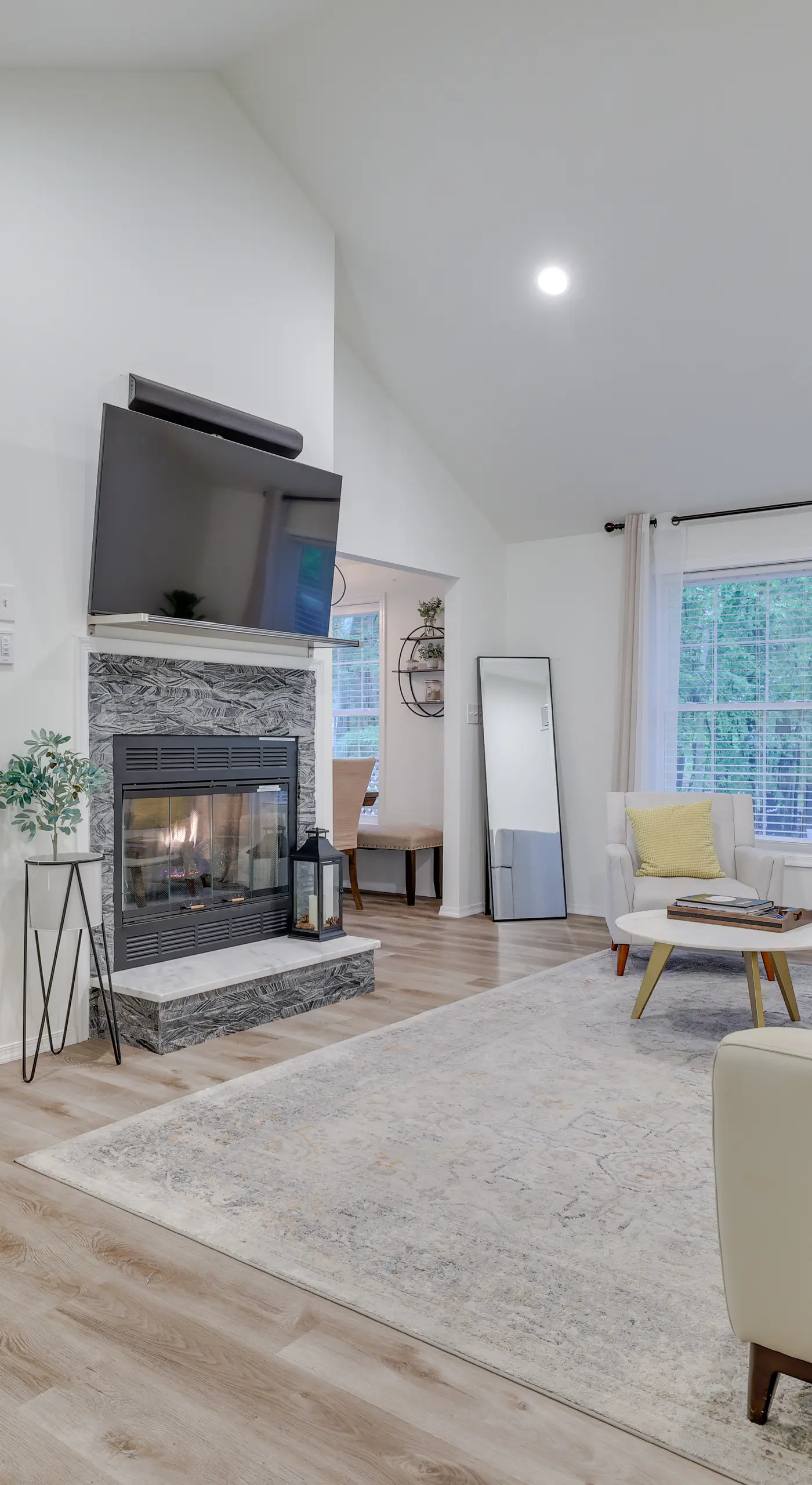 7 Mi to Camelback Mtn: Chic Penn Estates Home