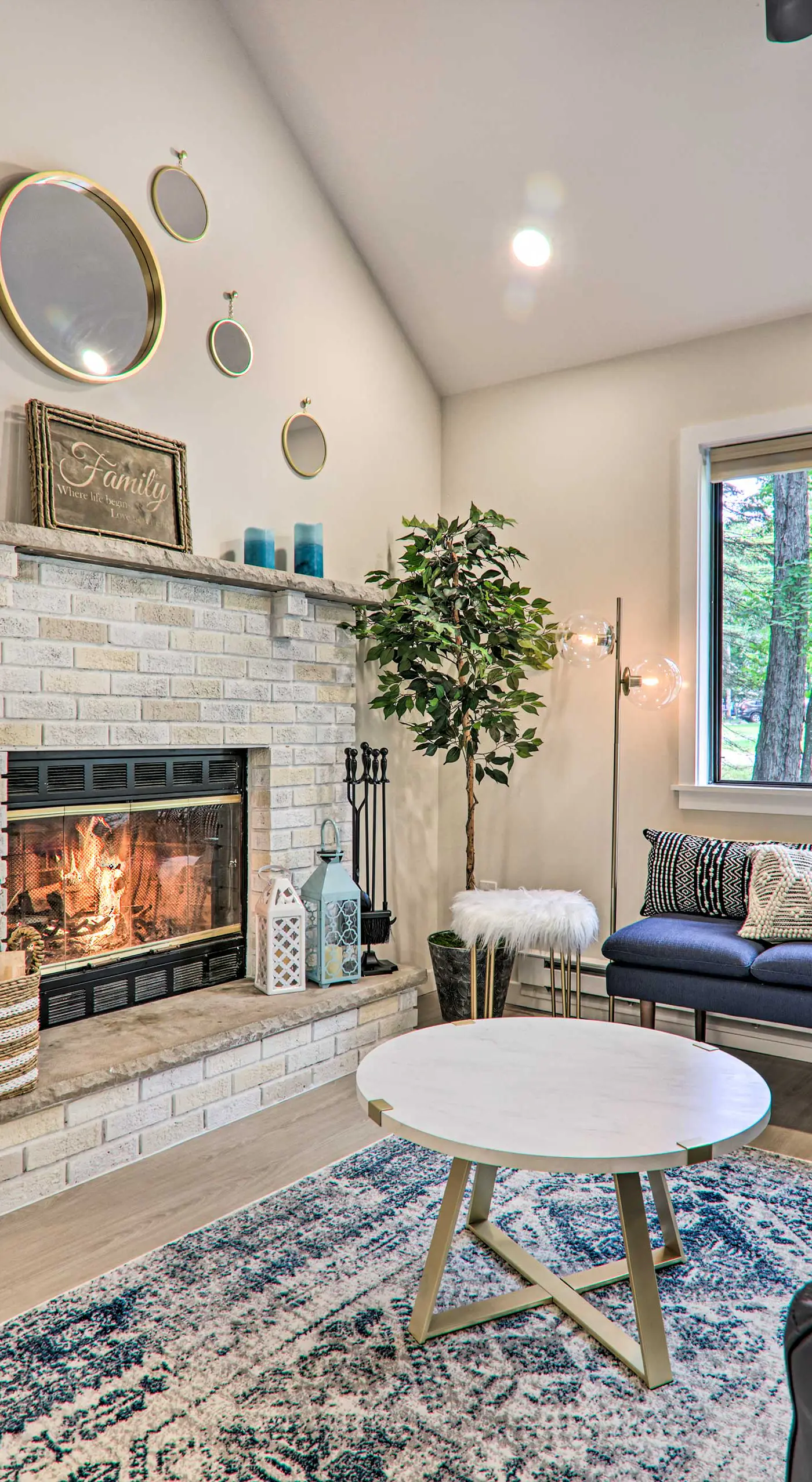 Relax Fireside! Retreat 15 Mi to Camelback Slopes