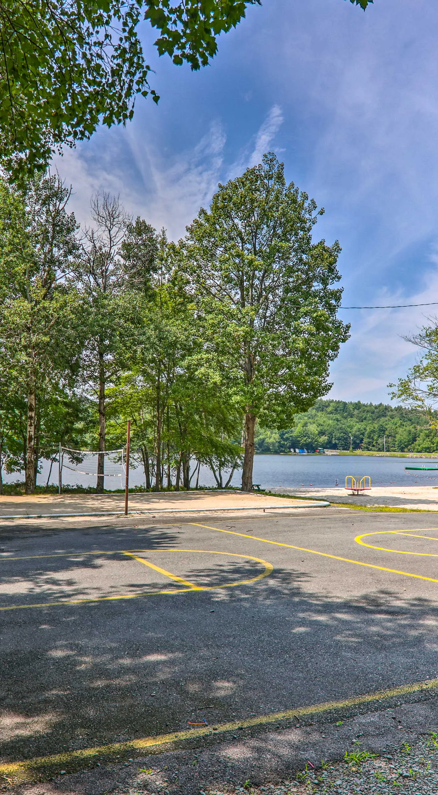Fire Pit & Community Perks: Blakeslee Cottage!