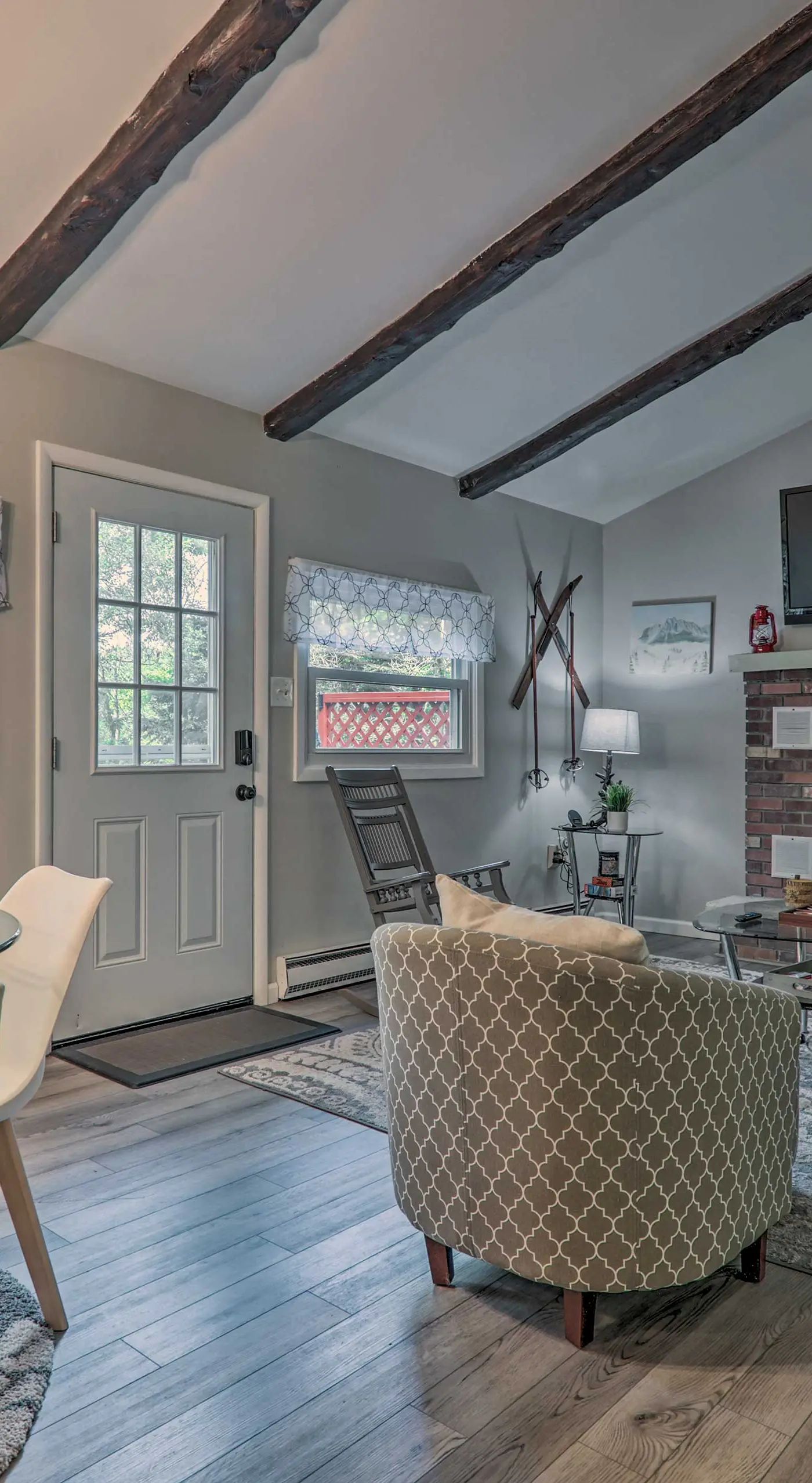 Fire Pit & Community Perks: Blakeslee Cottage!