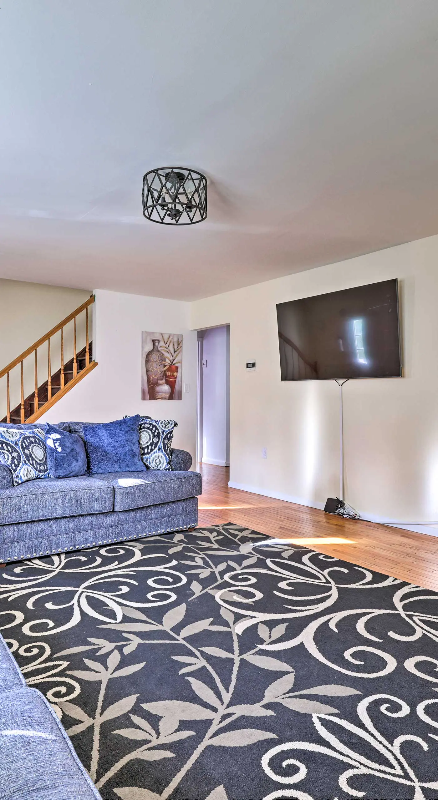 Deck & Backyard: Tobyhanna Family Home