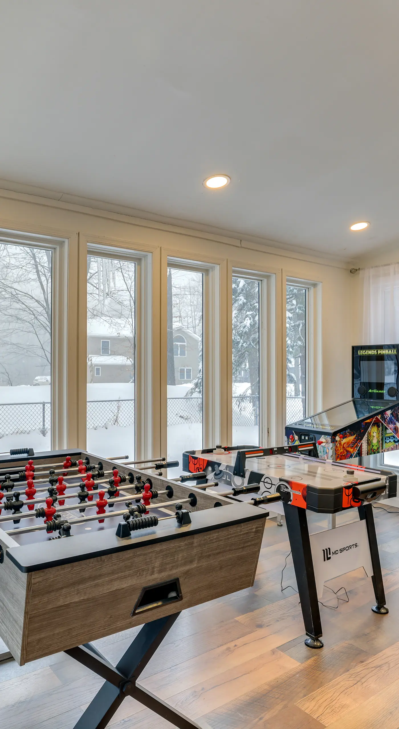 Hot Tub, Fire Pit & Game Room: Tobyhanna Home!