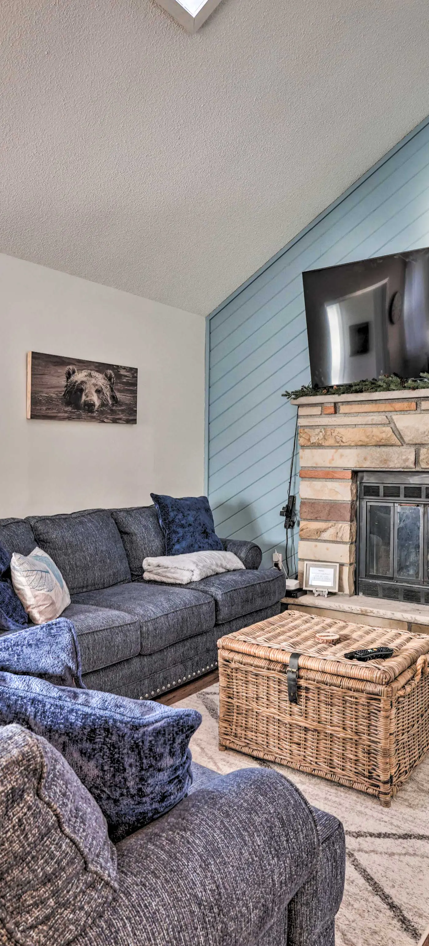 Hot Tub, Fire Pit & Game Room: Tobyhanna Home!