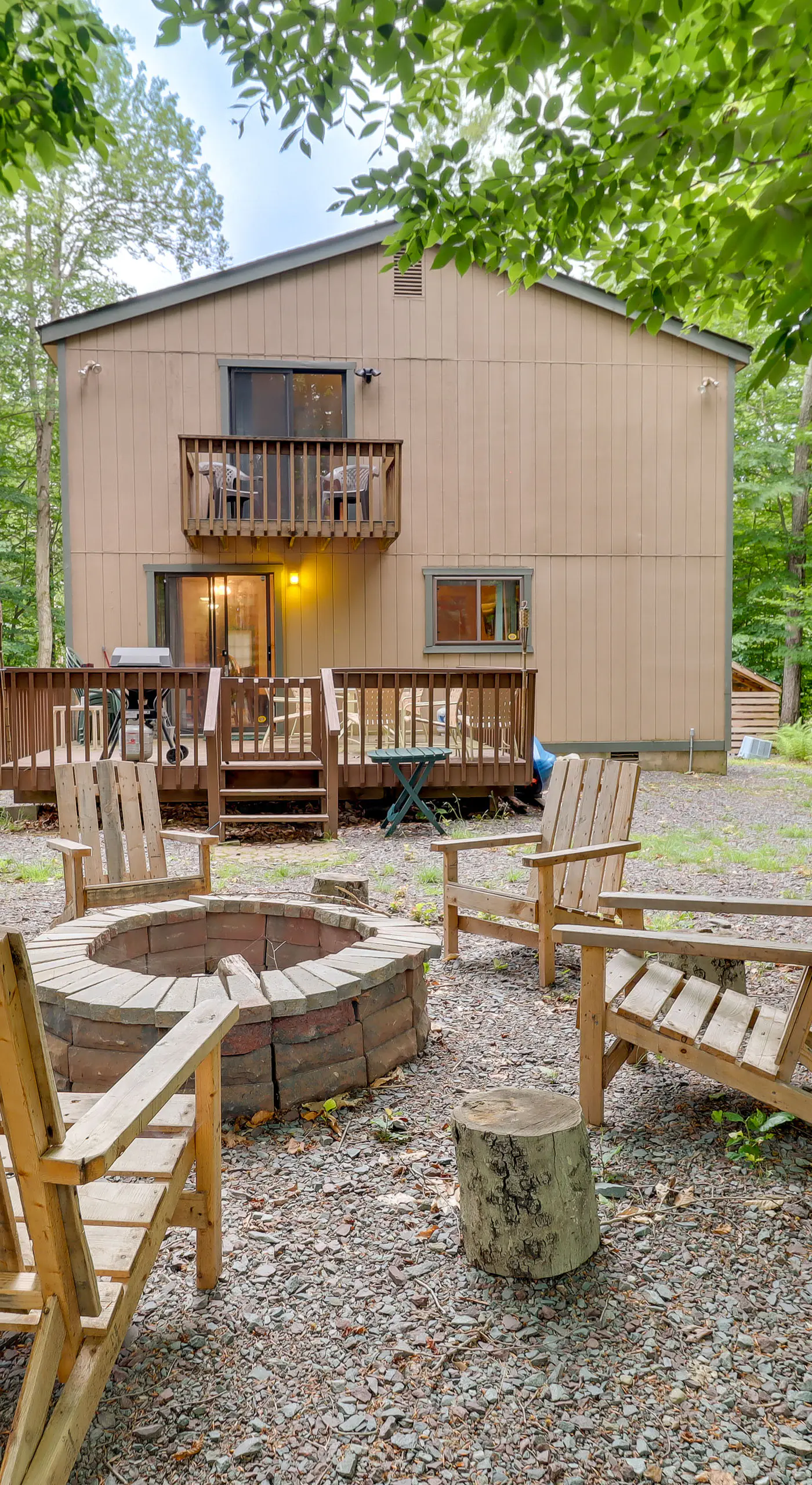Lake Access & Decks: Pet-Friendly Poconos Cabin!