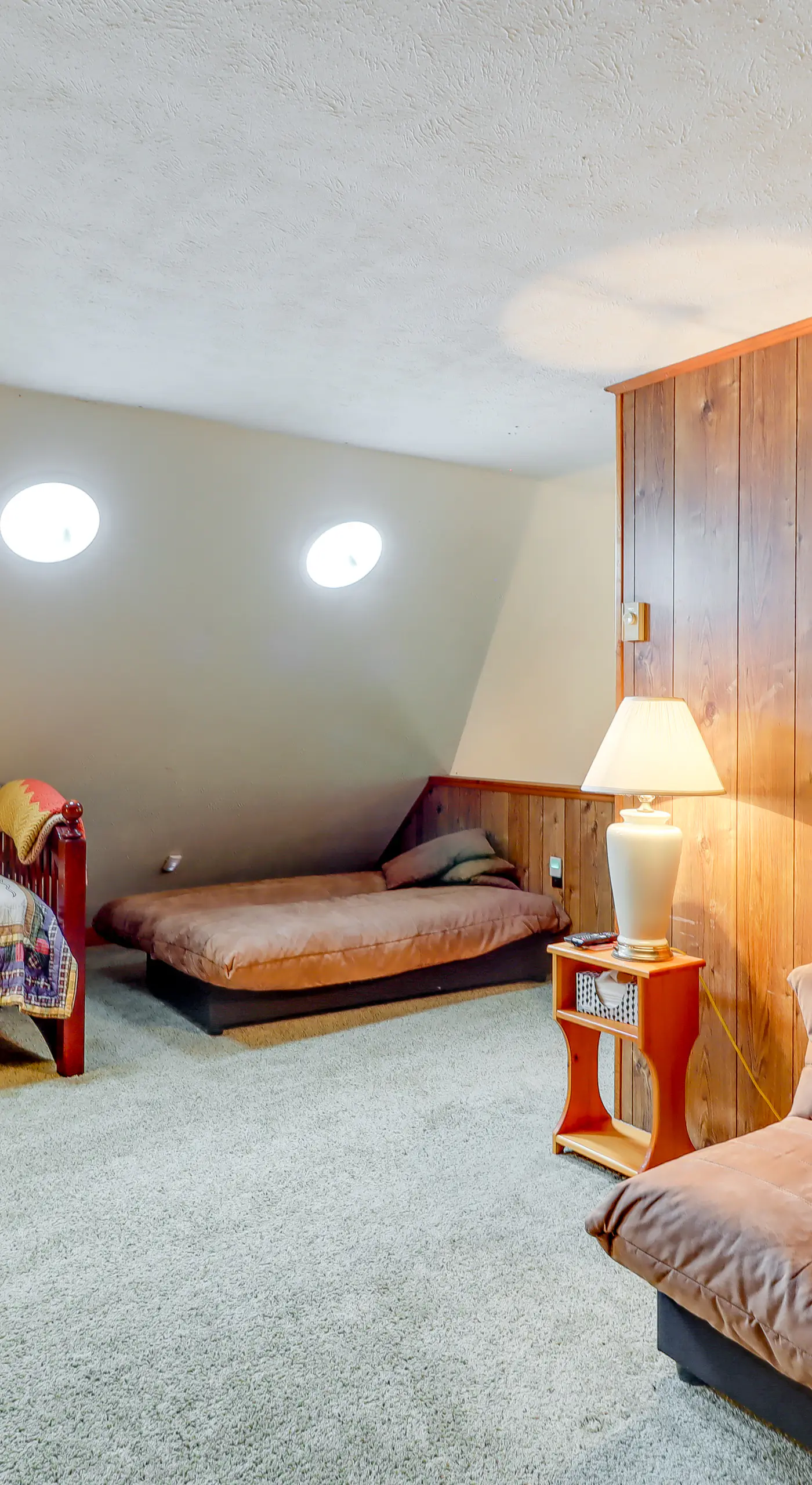 Lake Access & Decks: Pet-Friendly Poconos Cabin!