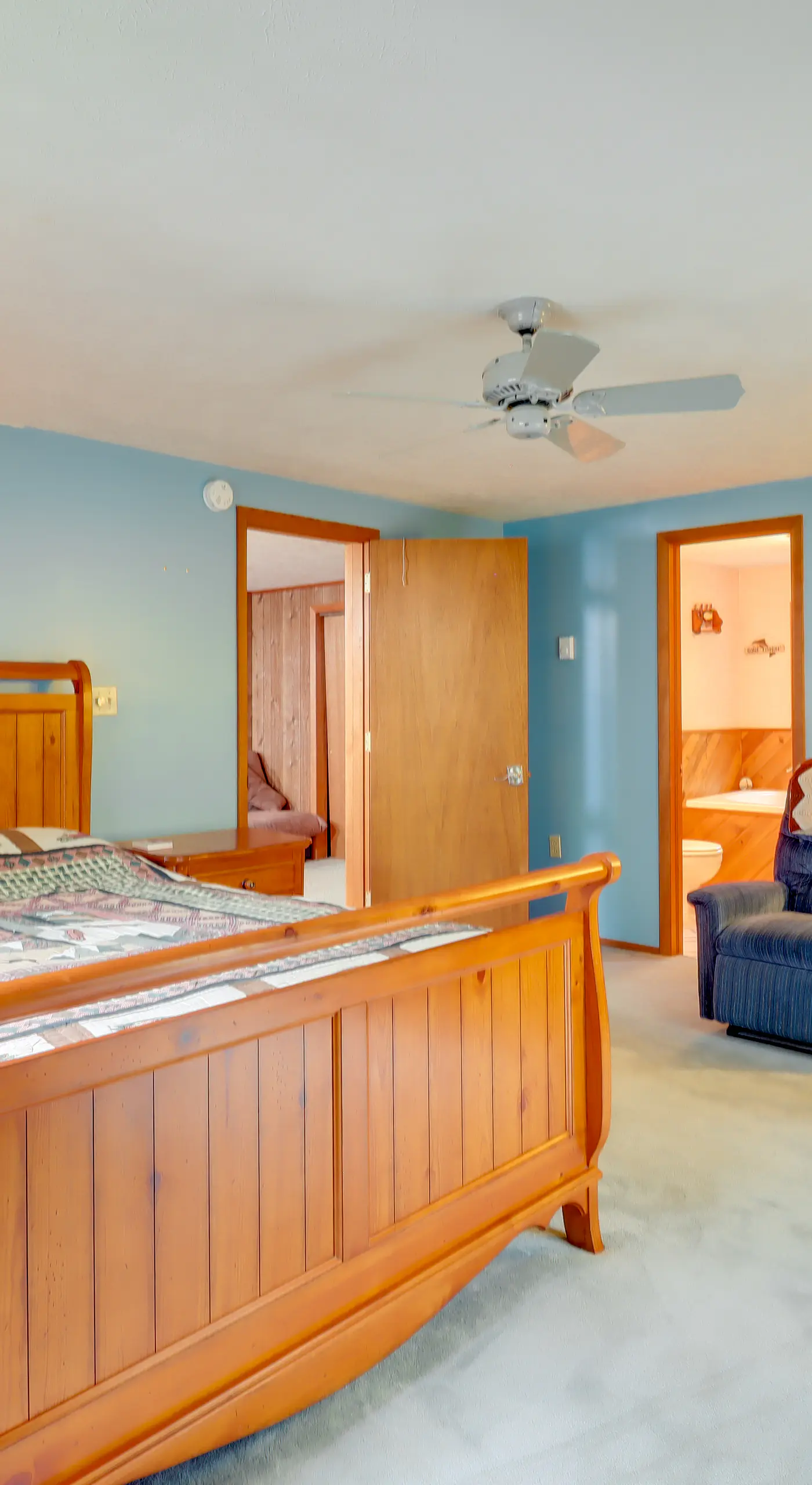 Lake Access & Decks: Pet-Friendly Poconos Cabin!