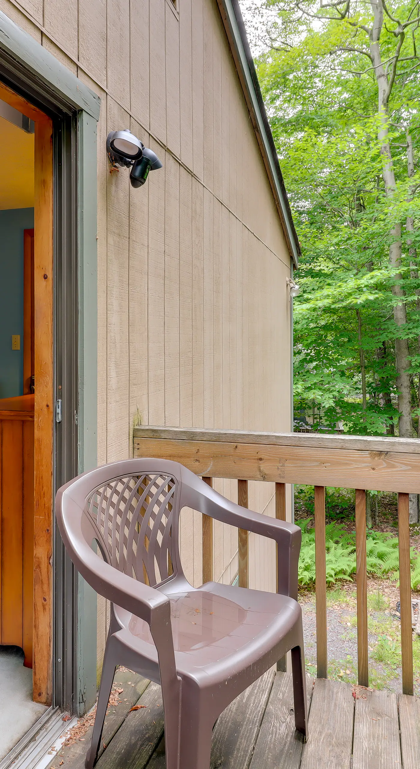 Lake Access & Decks: Pet-Friendly Poconos Cabin!