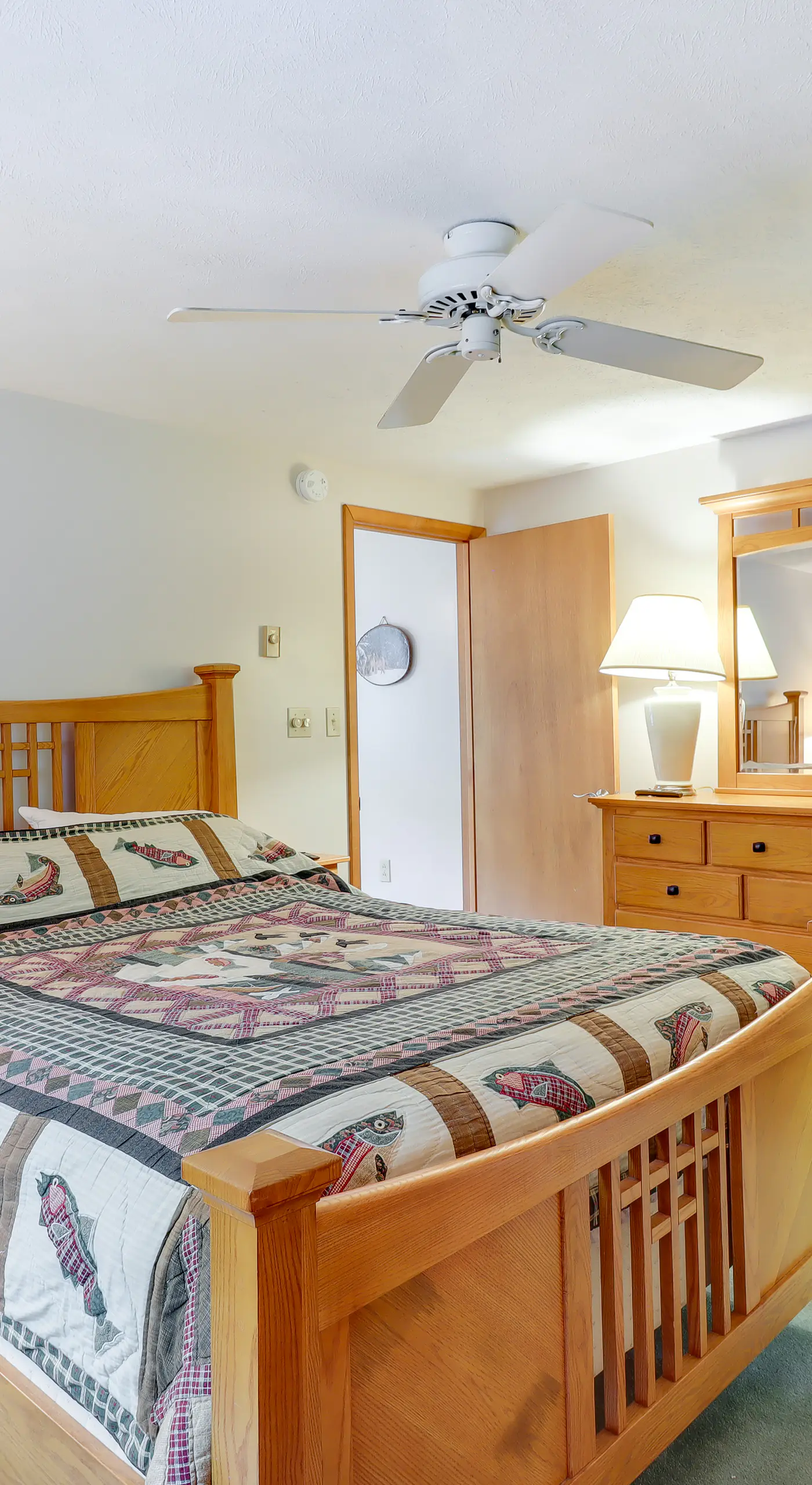 Lake Access & Decks: Pet-Friendly Poconos Cabin!
