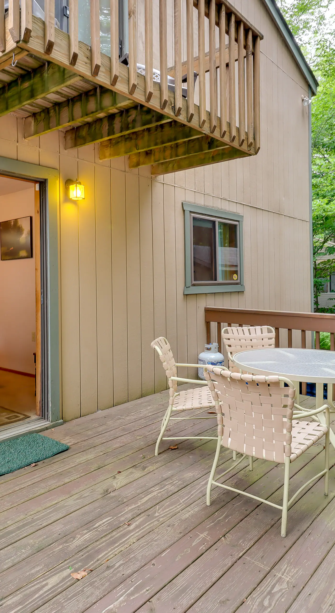 Lake Access & Decks: Pet-Friendly Poconos Cabin!