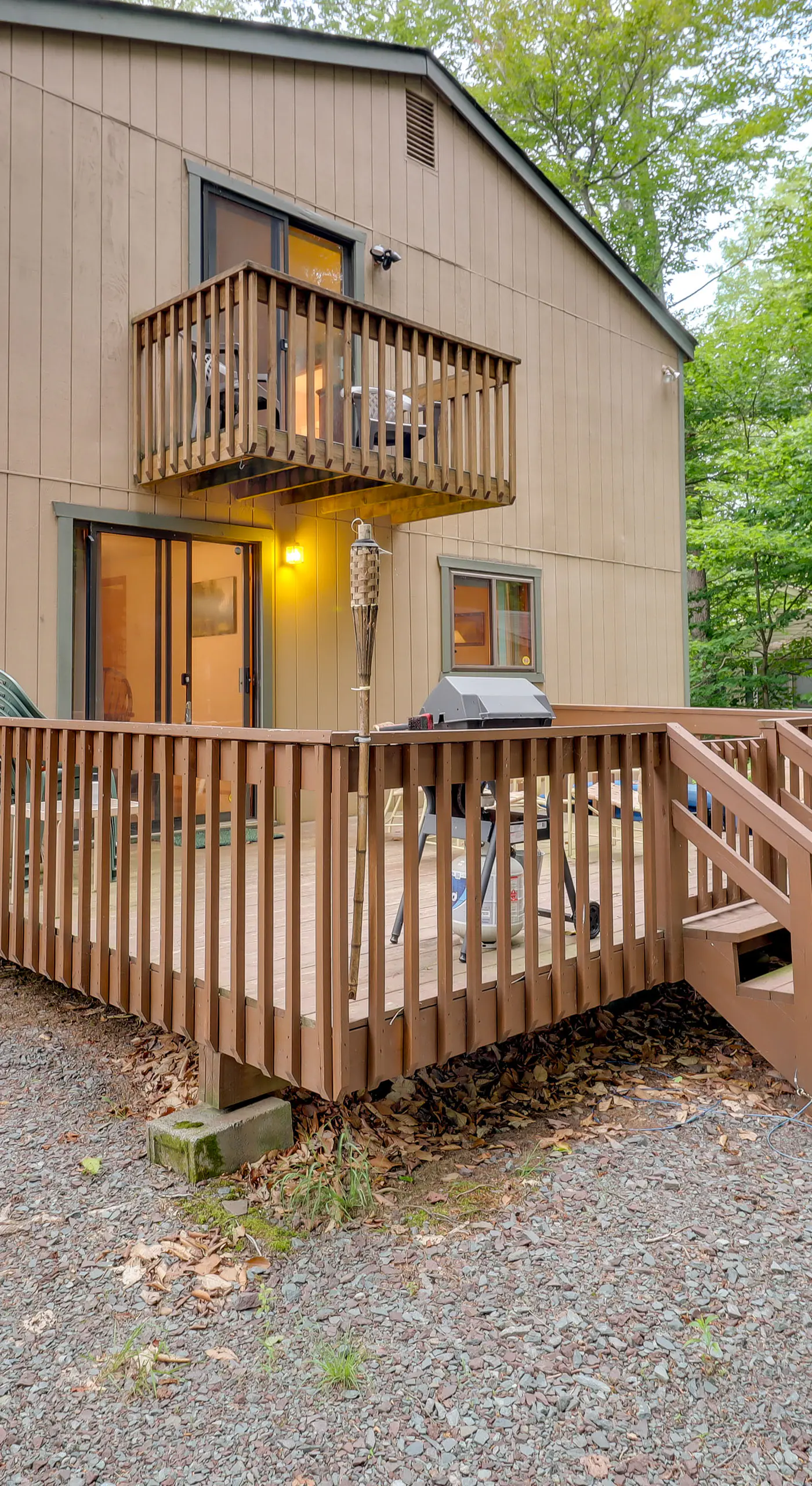 Lake Access & Decks: Pet-Friendly Poconos Cabin!