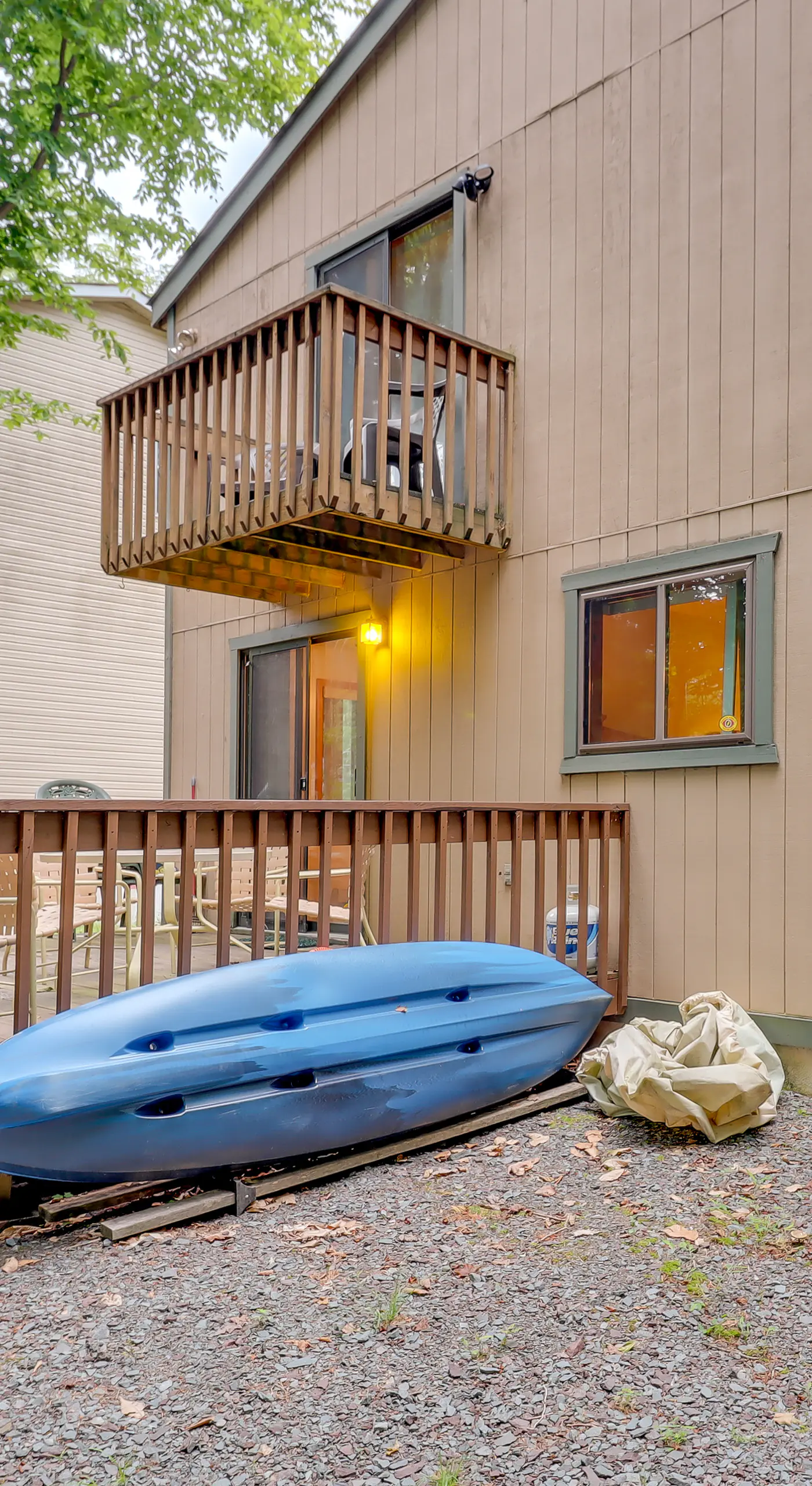 Lake Access & Decks: Pet-Friendly Poconos Cabin!