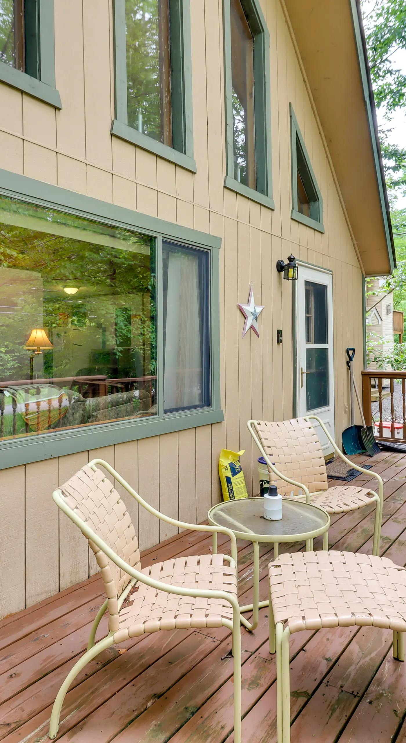 Lake Access & Decks: Pet-Friendly Poconos Cabin!