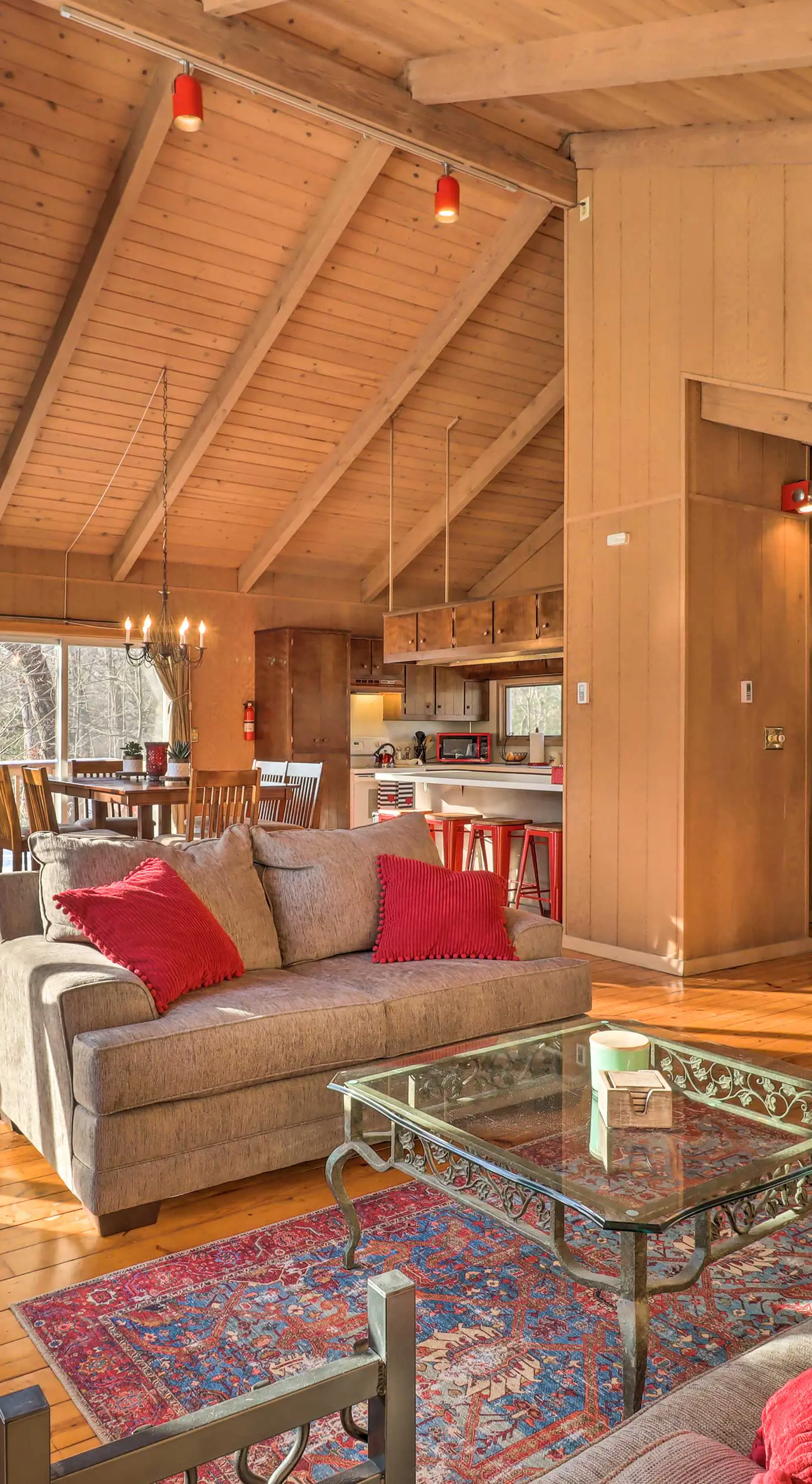 Fire Pit & Grill: Lakefront Poconos Cottage!