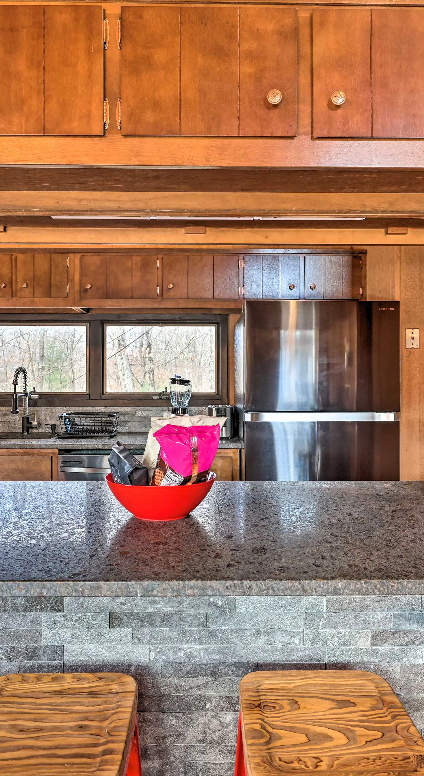 Fire Pit & Grill: Lakefront Poconos Cottage!