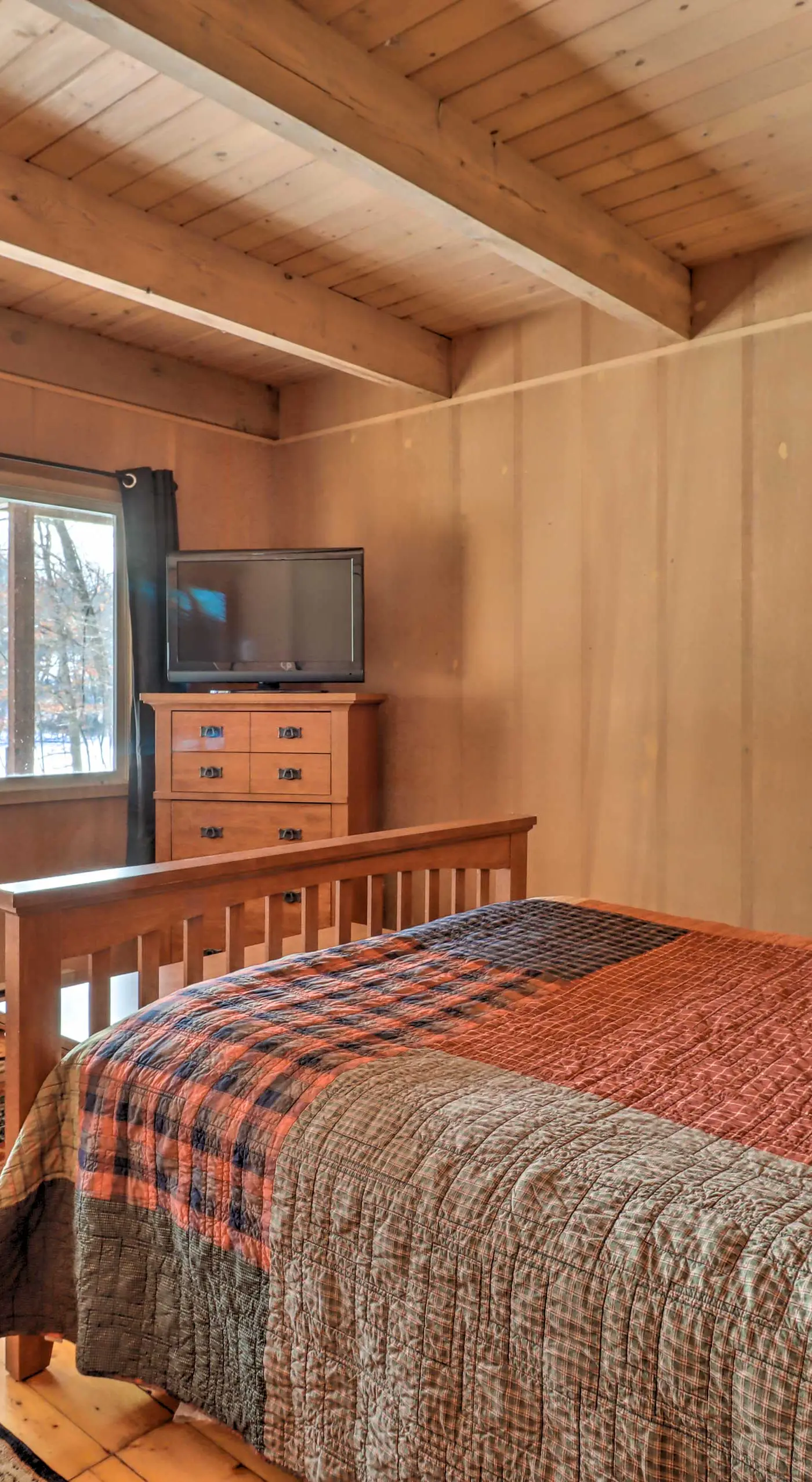 Fire Pit & Grill: Lakefront Poconos Cottage!