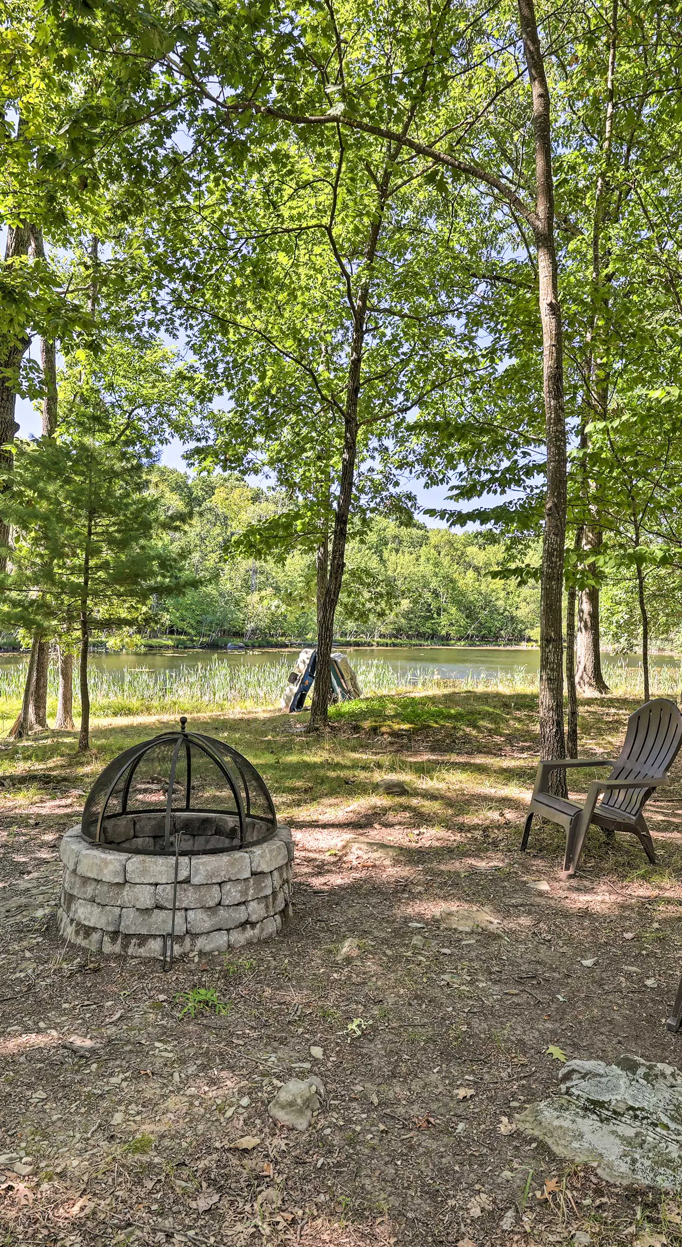 Fire Pit & Grill: Lakefront Poconos Cottage!